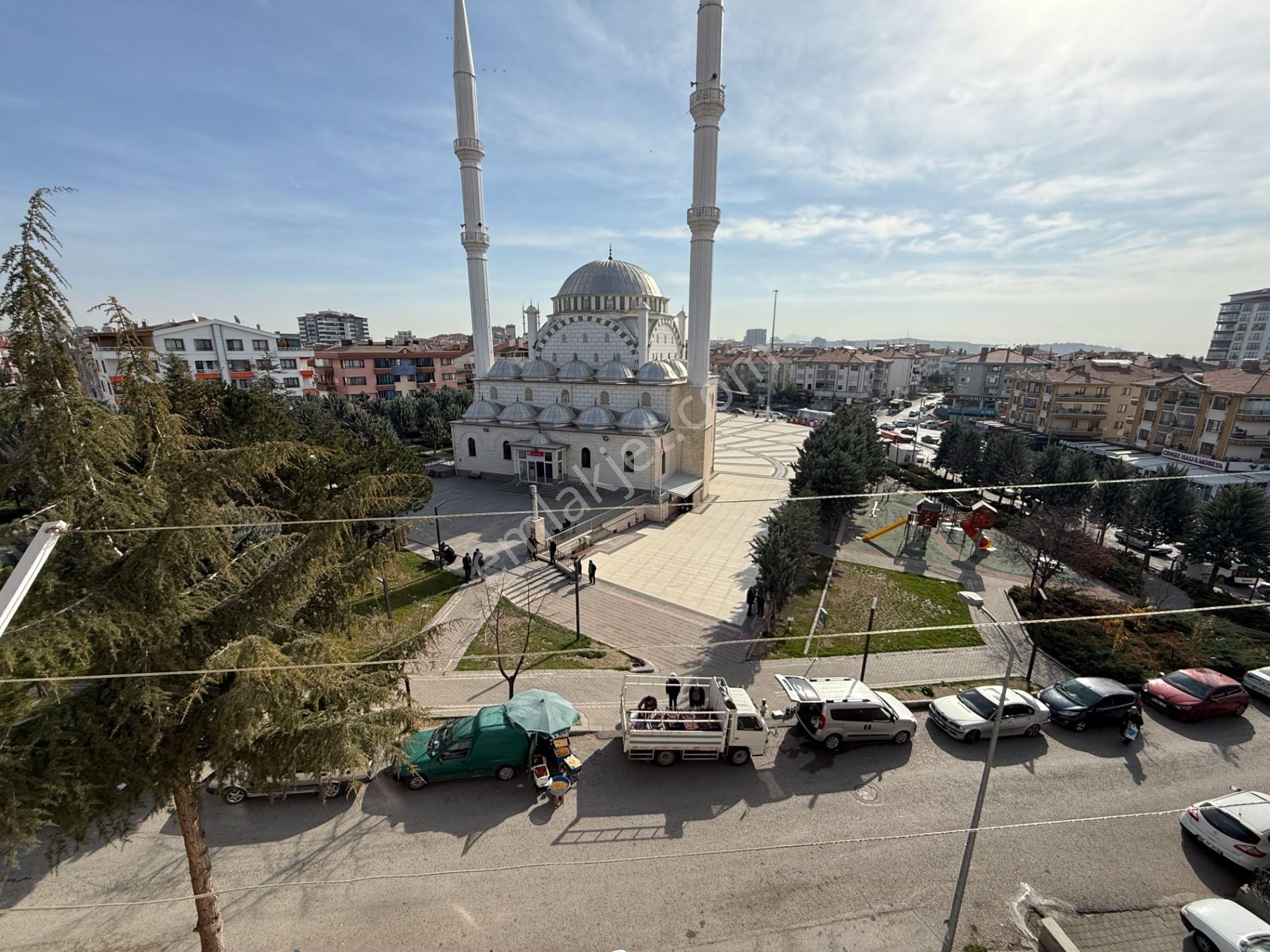 Ufuk Kılıç Emlak'tan Hicret Cami Yakını Katta Güney 3+1 Yapılı Daire - Görsel 18