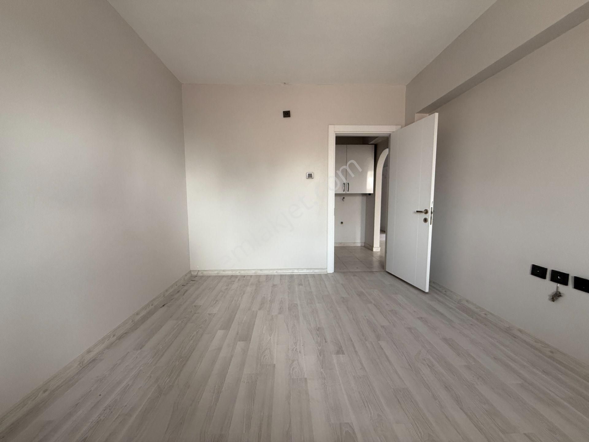 Ufuk Kılıç Emlak'tan Hicret Cami Yakını Katta Güney 3+1 Yapılı Daire - Görsel 24