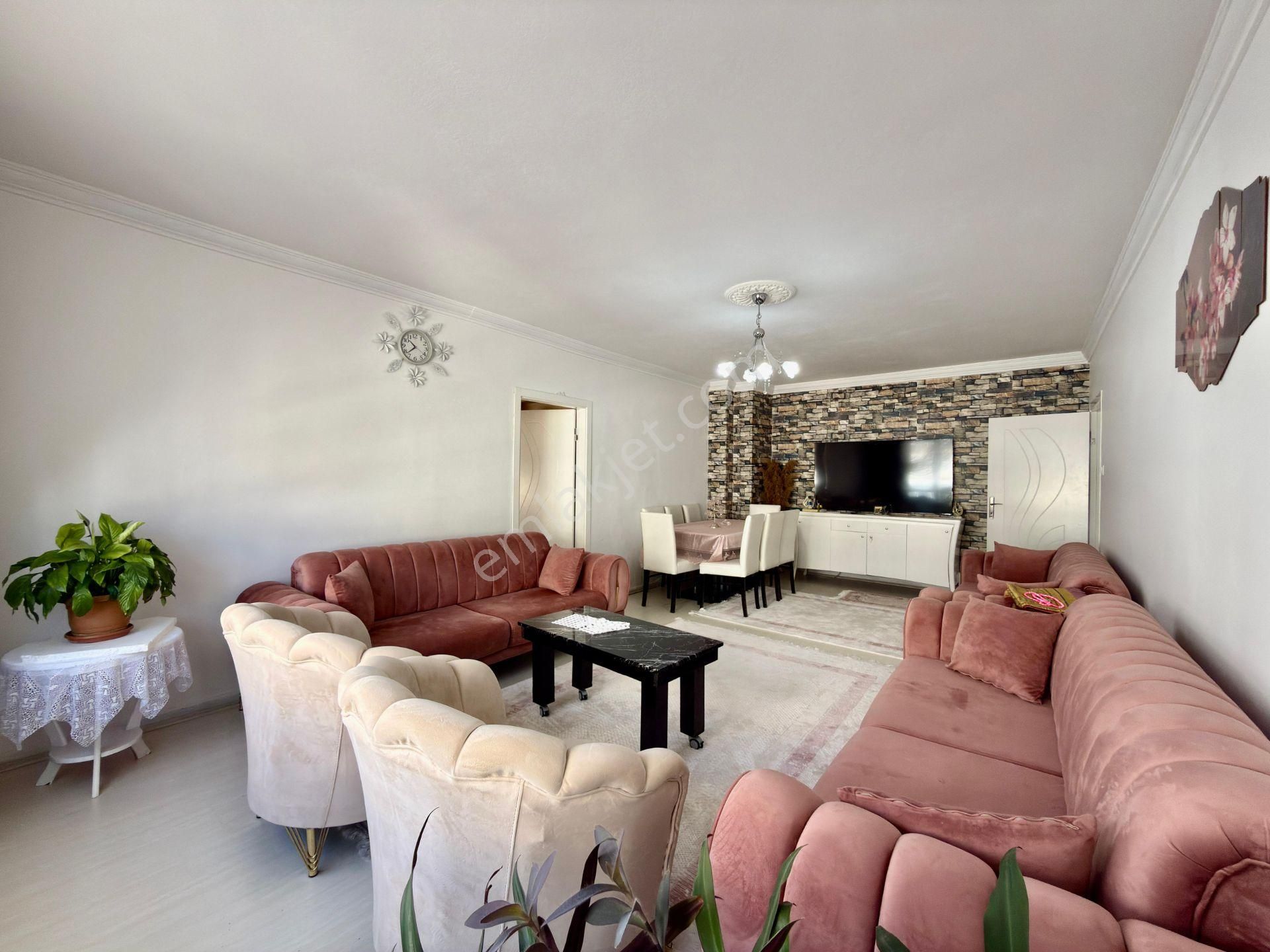 Ufuk Kılıç Emlak'tan Merkezi Konumda Ara Katda Kredi Limitsiz 4+1 - Görsel 9