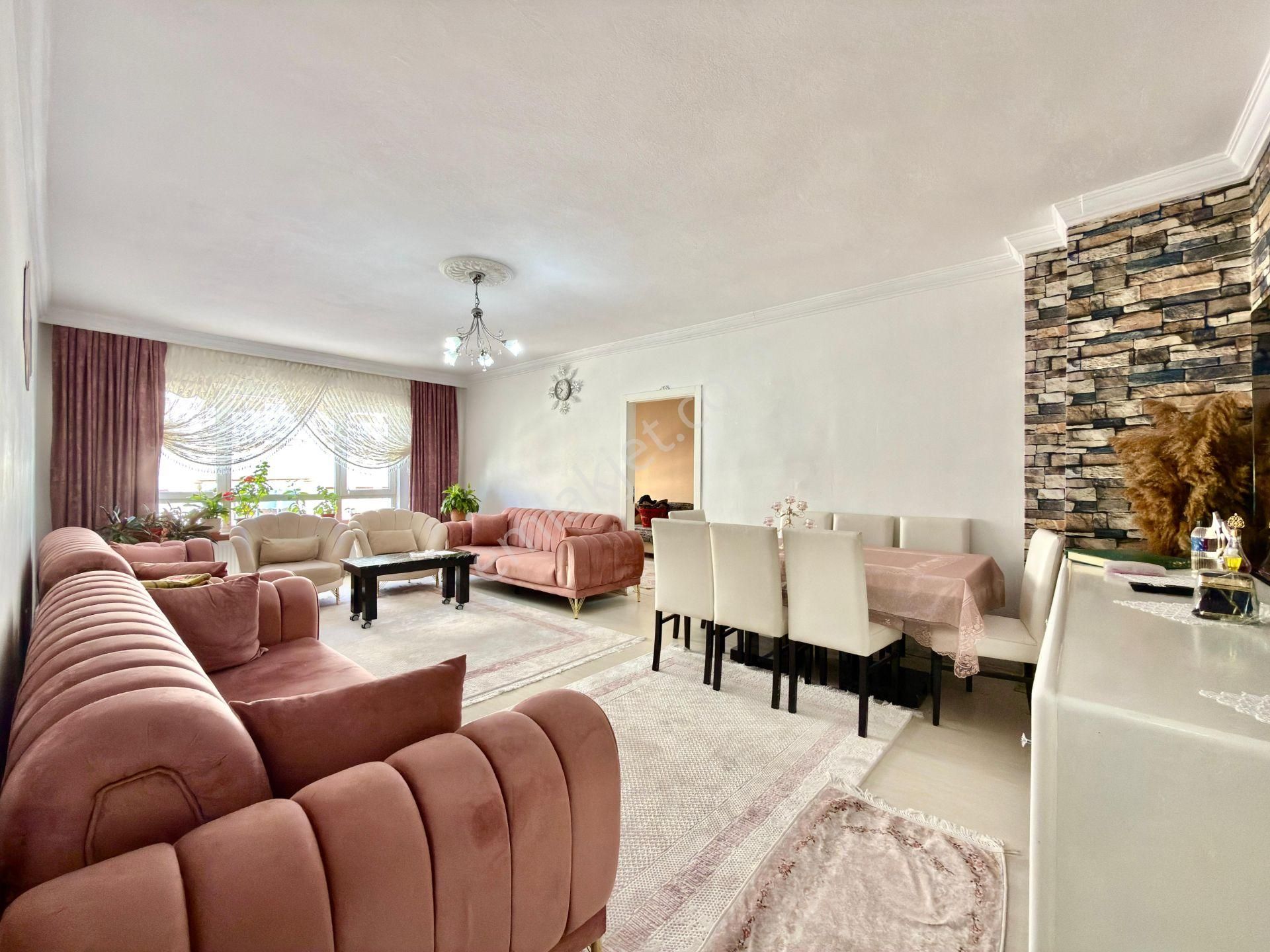 Ufuk Kılıç Emlak'tan Merkezi Konumda Ara Katda Kredi Limitsiz 4+1 - Görsel 10