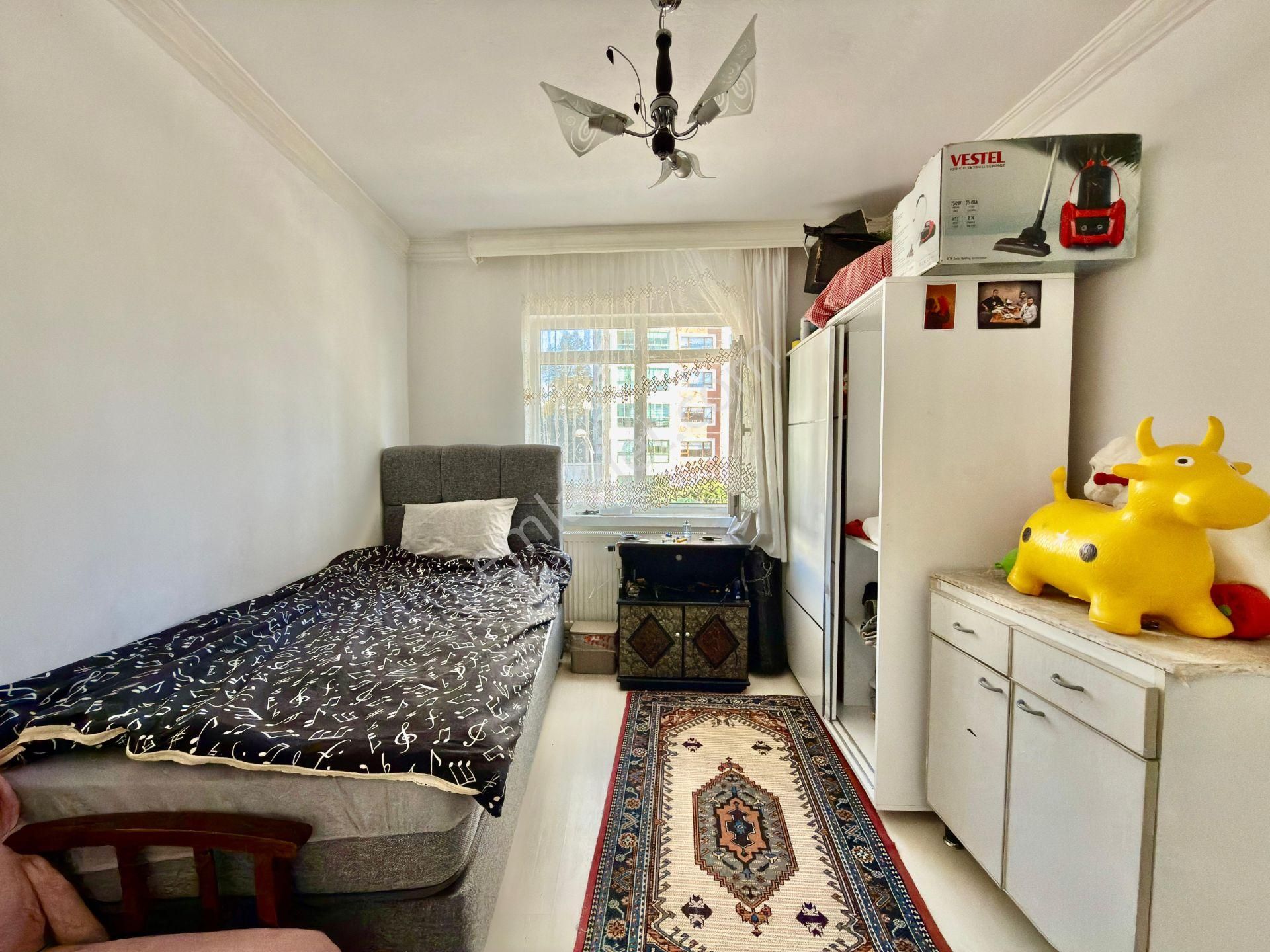 Ufuk Kılıç Emlak'tan Merkezi Konumda Ara Katda Kredi Limitsiz 4+1 - Görsel 23