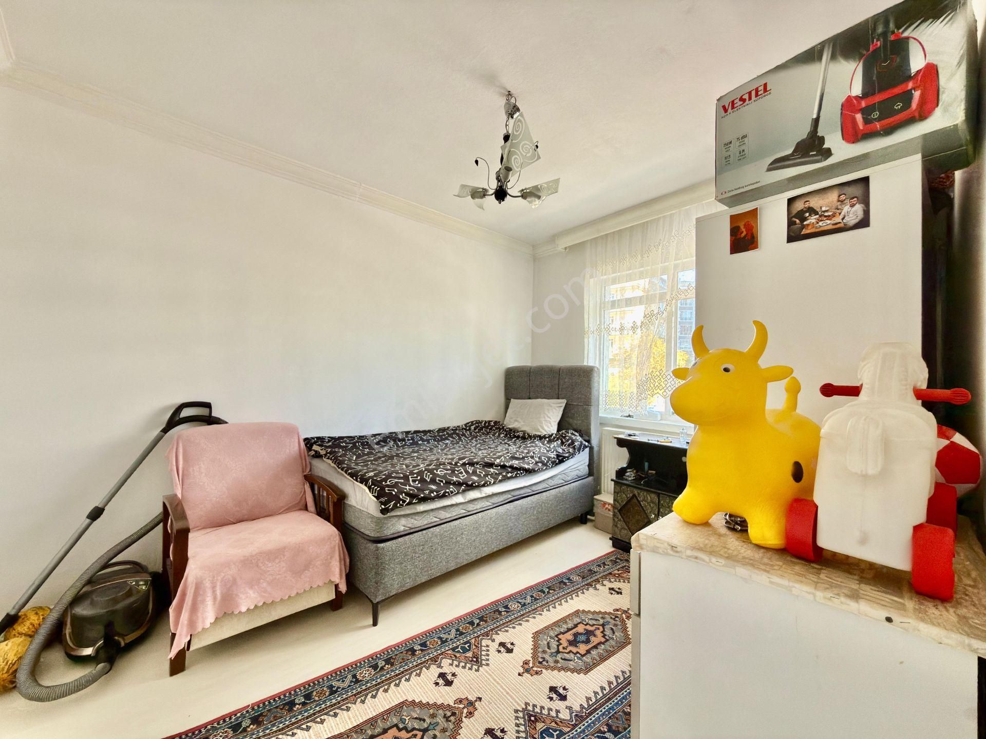 Ufuk Kılıç Emlak'tan Merkezi Konumda Ara Katda Kredi Limitsiz 4+1 - Görsel 21