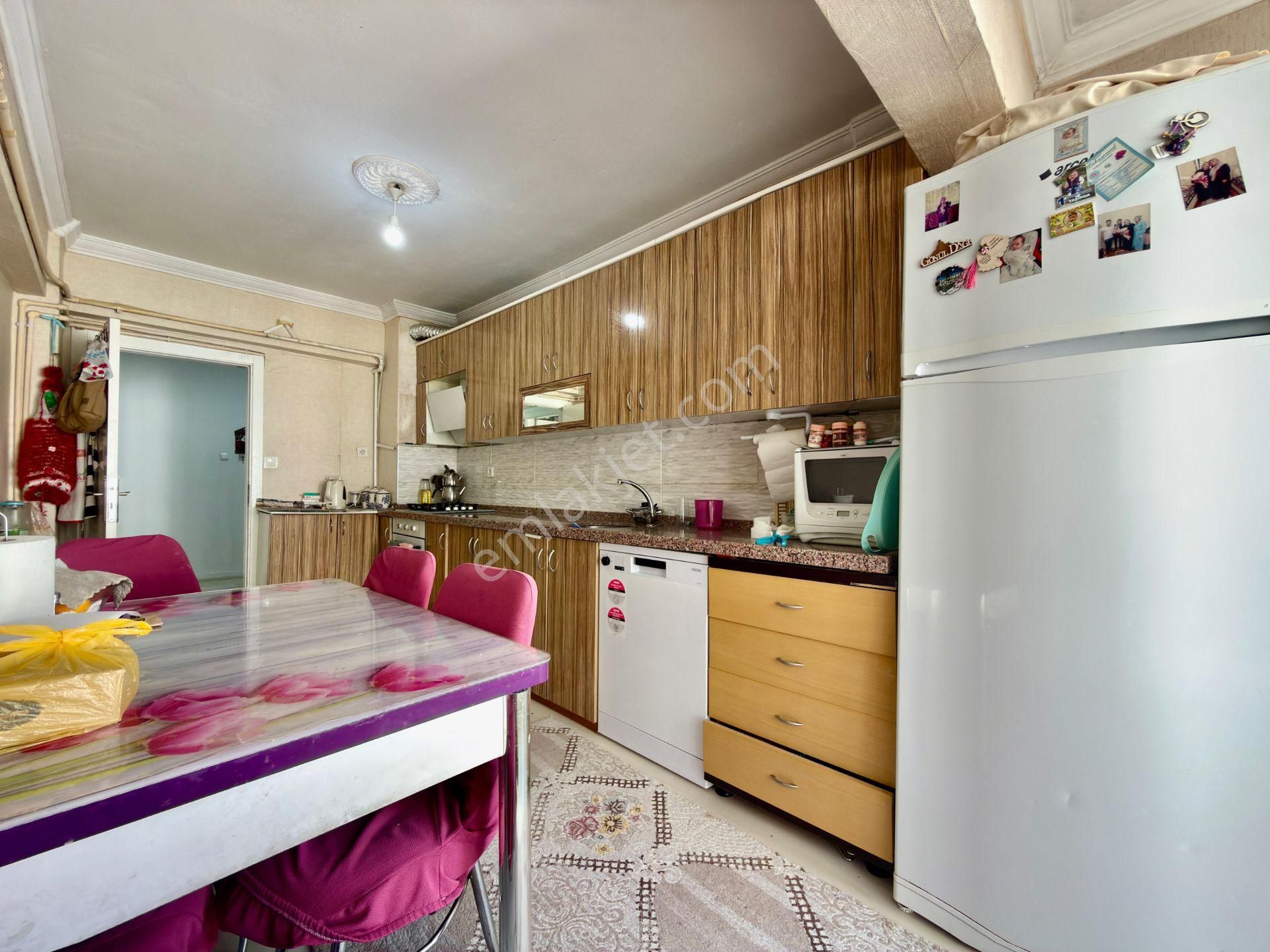 Ufuk Kılıç Emlak'tan Merkezi Konumda Ara Katda Kredi Limitsiz 4+1 - Görsel 5