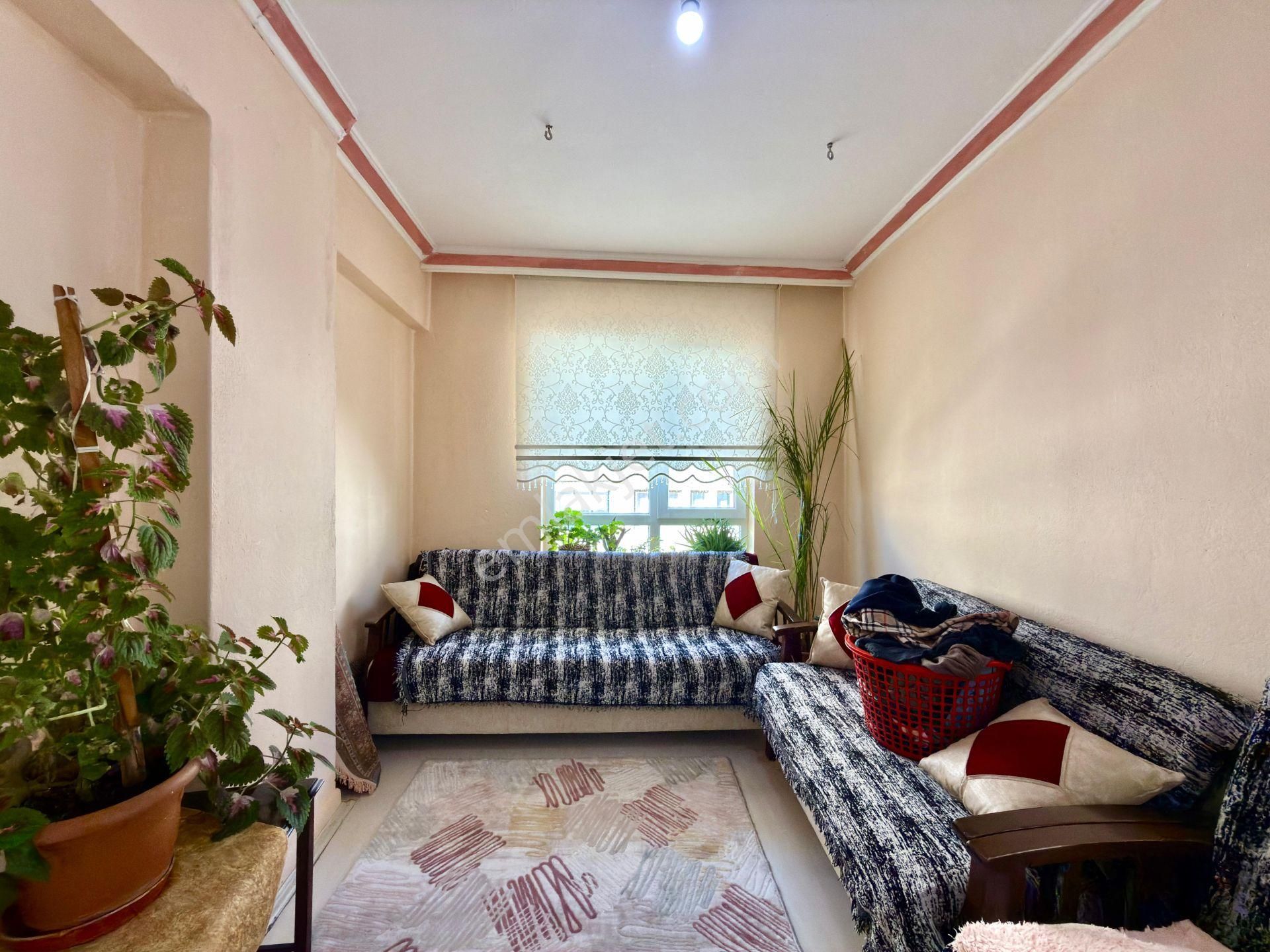 Ufuk Kılıç Emlak'tan Merkezi Konumda Ara Katda Kredi Limitsiz 4+1 - Görsel 13