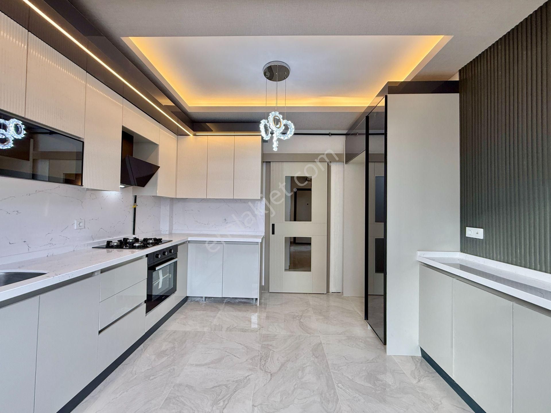 Çiftçioğullarından Sarayda G.odalı E.banyolu Ara Kat 4+1 Fırsat Dairesi