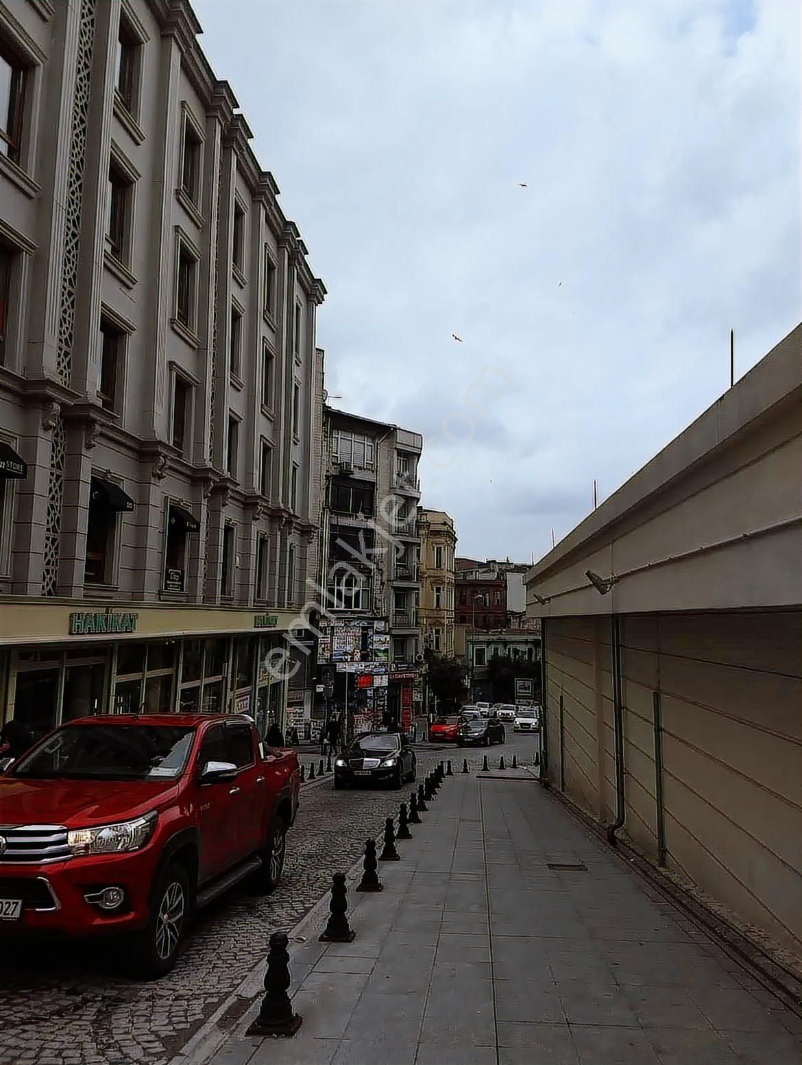 Sirkeci'de Ön Ve Arka Birlikte Satılık Dükkan - Görsel 6