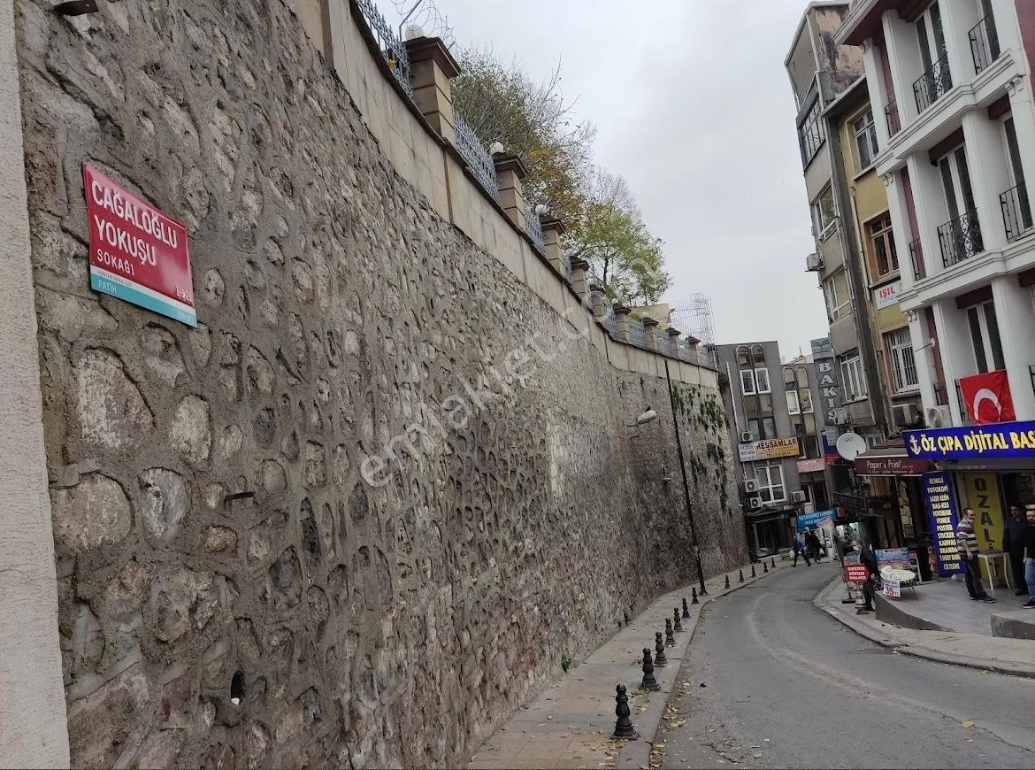 Sirkeci'de Ön Ve Arka Birlikte Satılık Dükkan - Görsel 11