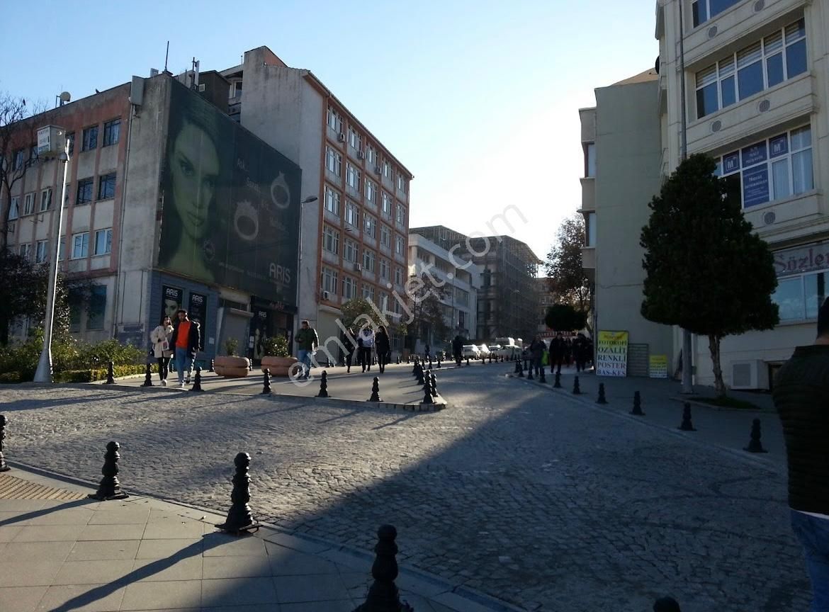 Sirkeci'de Ön Ve Arka Birlikte Satılık Dükkan - Görsel 3