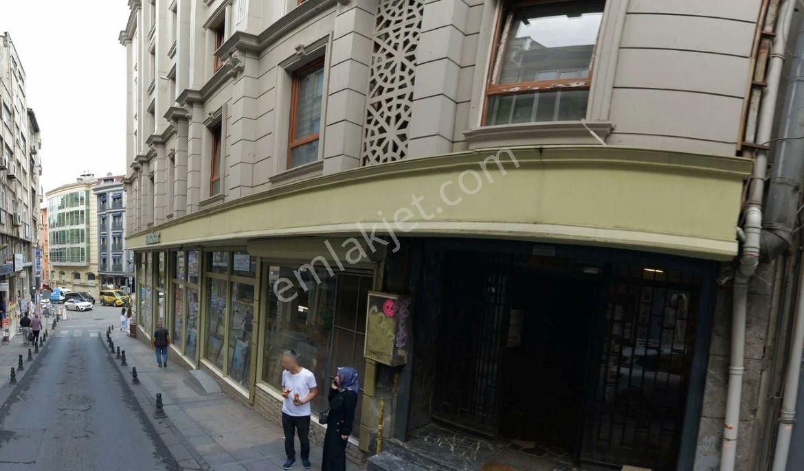 Sirkeci'de Ön Ve Arka Birlikte Satılık Dükkan - Görsel 15