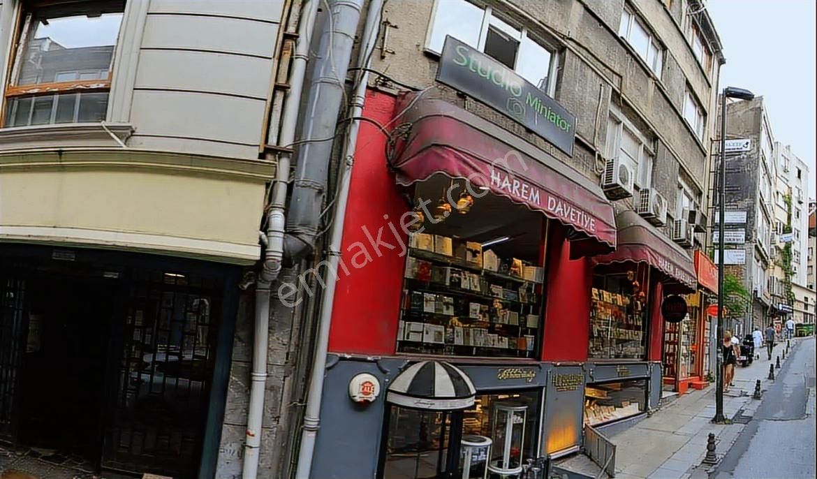 Sirkeci'de Ön Ve Arka Birlikte Satılık Dükkan - Görsel 8