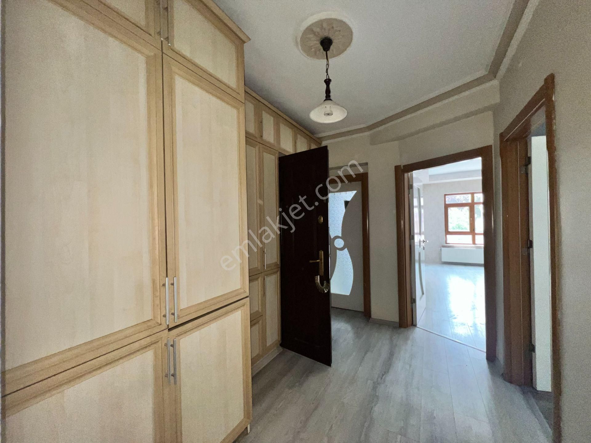 Ufuk Kılıç Emlak'tan Merkezi Konumda 4+1 Masrafsız Orta Kat Daire - Görsel 28