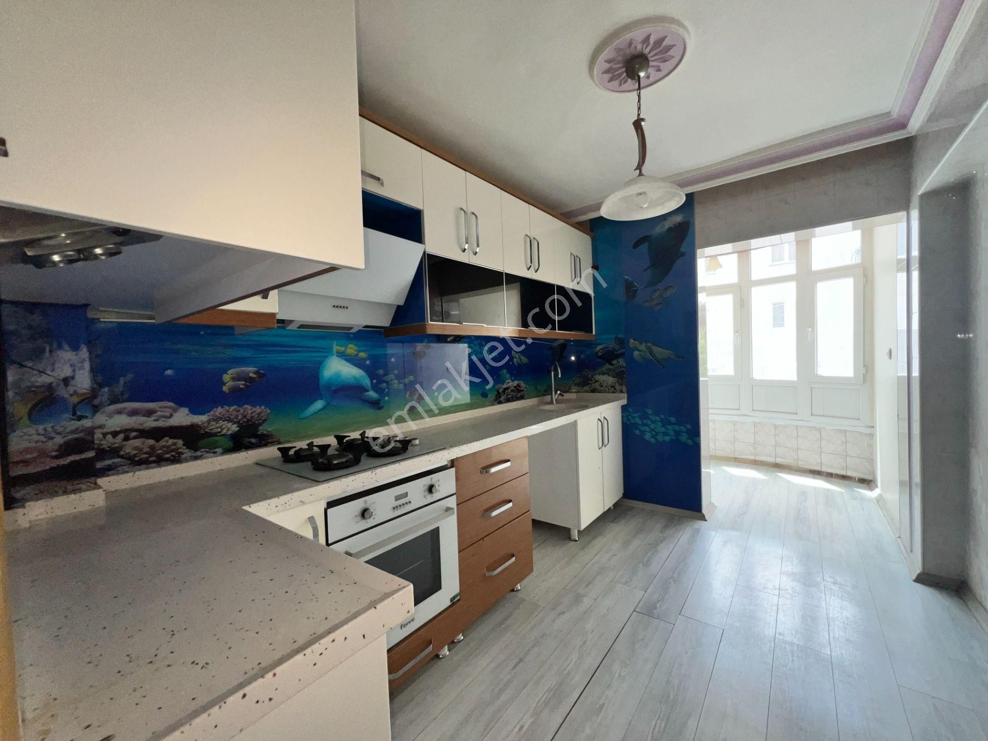 Ufuk Kılıç Emlak'tan Merkezi Konumda 4+1 Masrafsız Orta Kat Daire