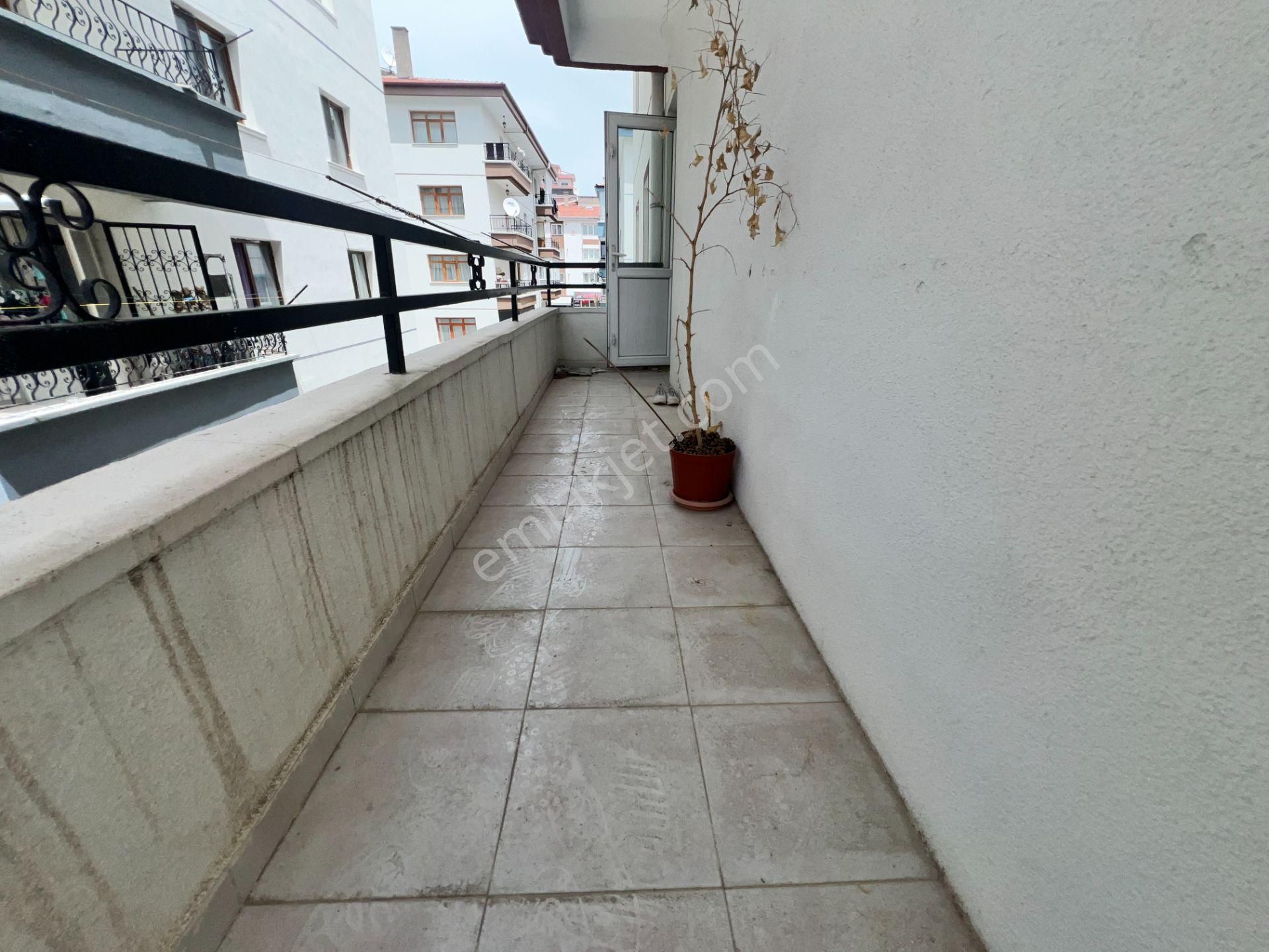 Ufuk Kılıç Emlak'tan Merkezi Konumda 4+1 Masrafsız Orta Kat Daire - Görsel 15