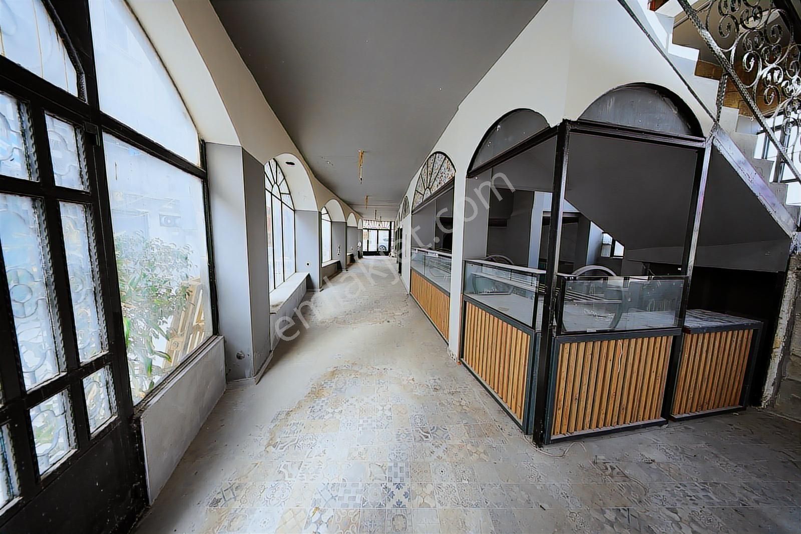 Antalya' Nın Merkezi Cumhuriyet Meydanında Kiralık 450 M2 Mağaza - Görsel 31