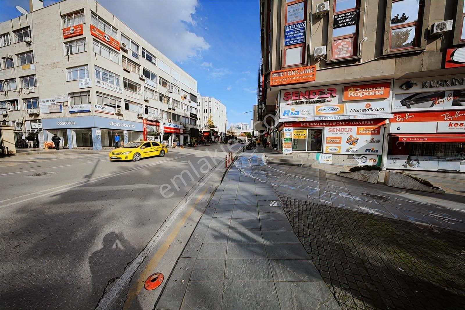 Antalya' Nın Merkezi Cumhuriyet Meydanında Kiralık 450 M2 Mağaza - Görsel 18
