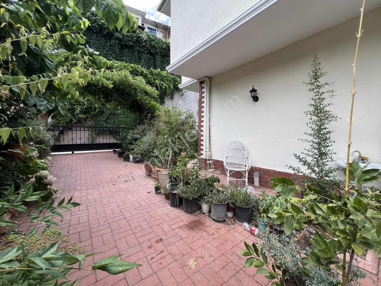 Çengelköy Ata-2 Sitesinde___yeşillikler İçinde 300 M2 Triplex - Görsel 20