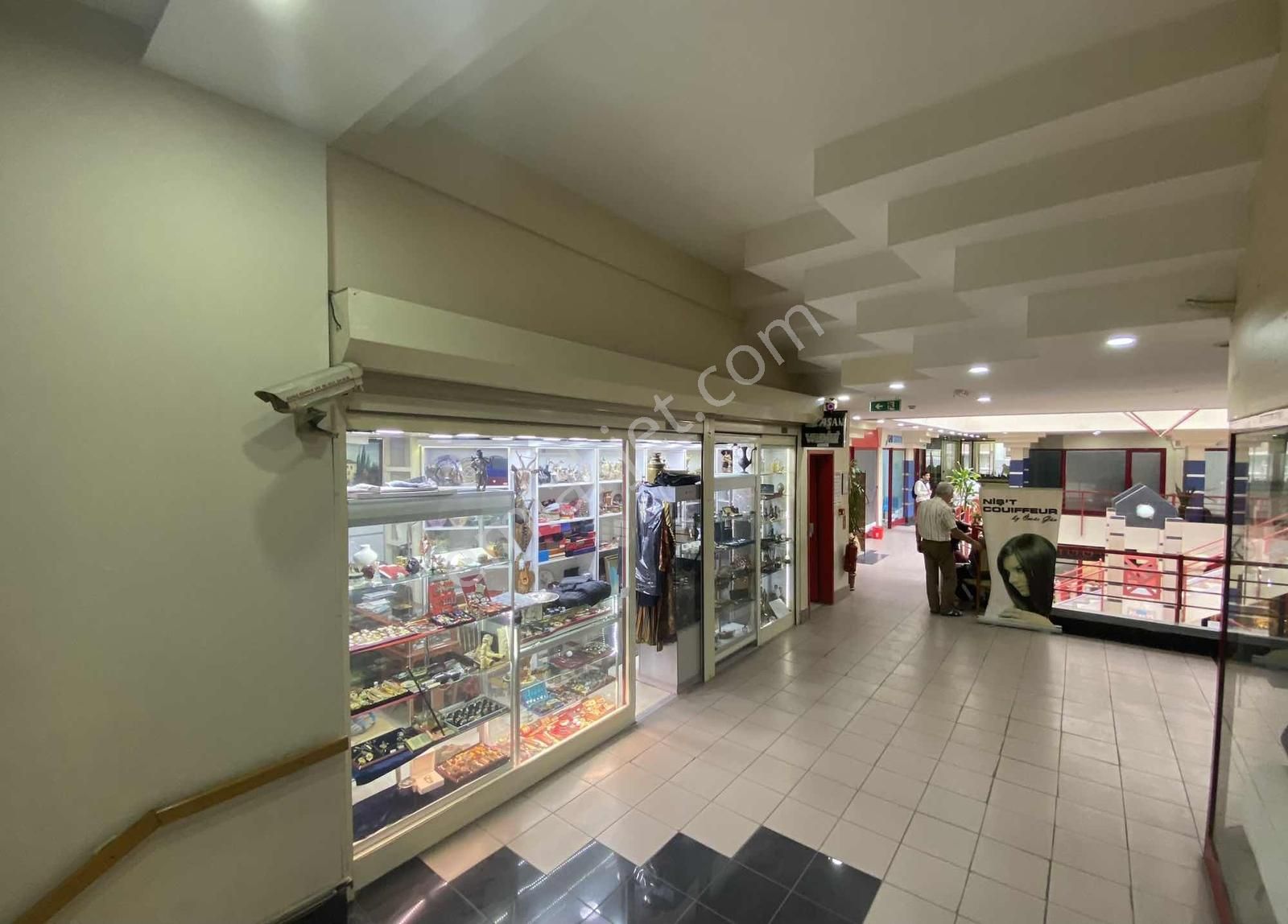 Nişantaşı Mim Plaza'da Geniş Cepheli Satılık Fırsat Dükkan - Görsel 19