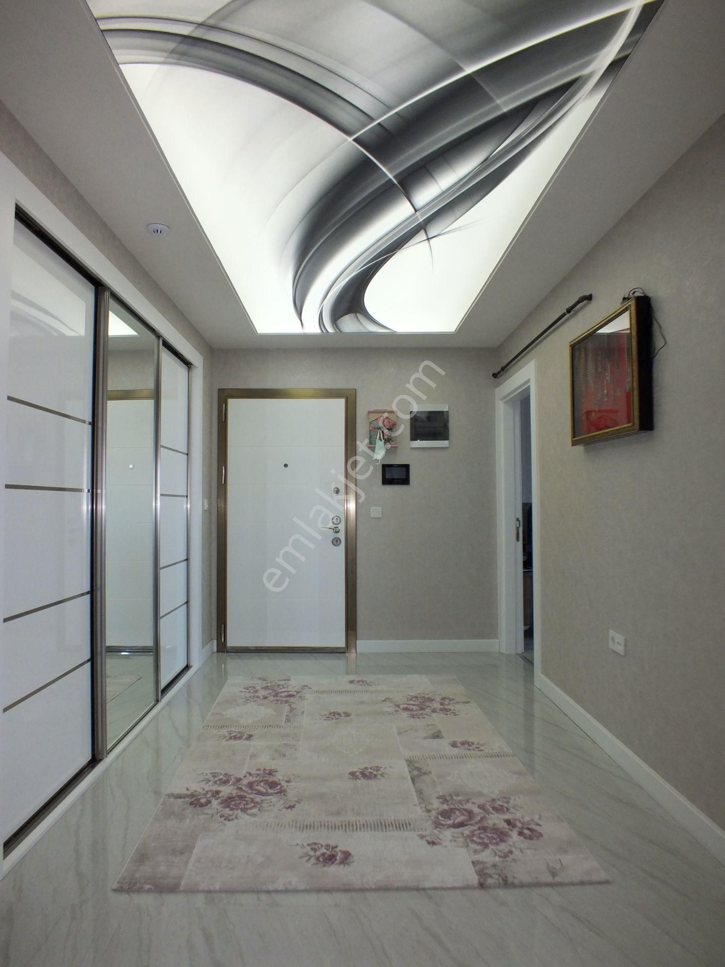 Ufuk Kılıç Emlak'tan Tam Donanımlı Lüx Sitede K.otoparklı 4+1 Daire - Görsel 28