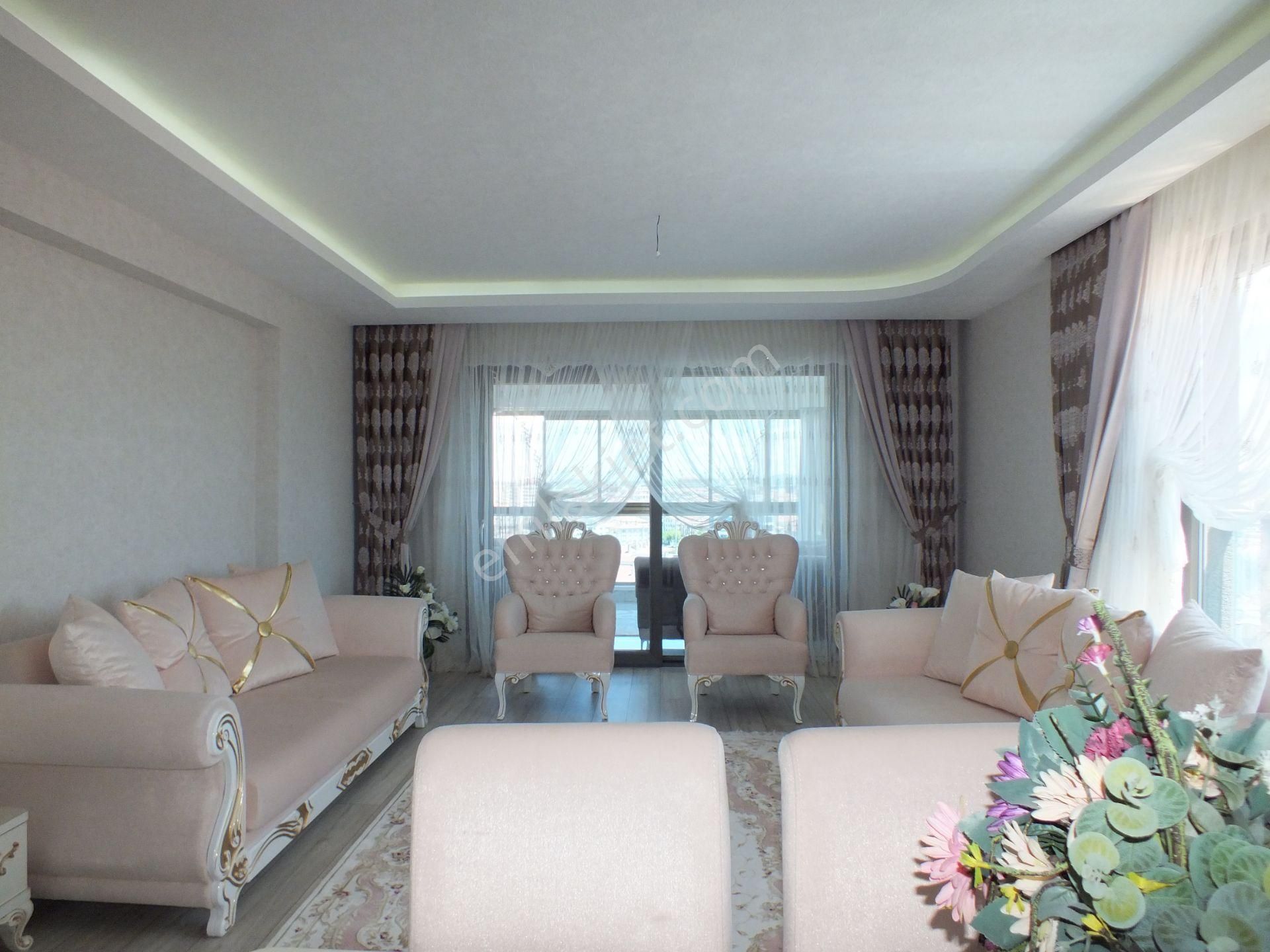 Ufuk Kılıç Emlak'tan Tam Donanımlı Lüx Sitede K.otoparklı 4+1 Daire - Görsel 10