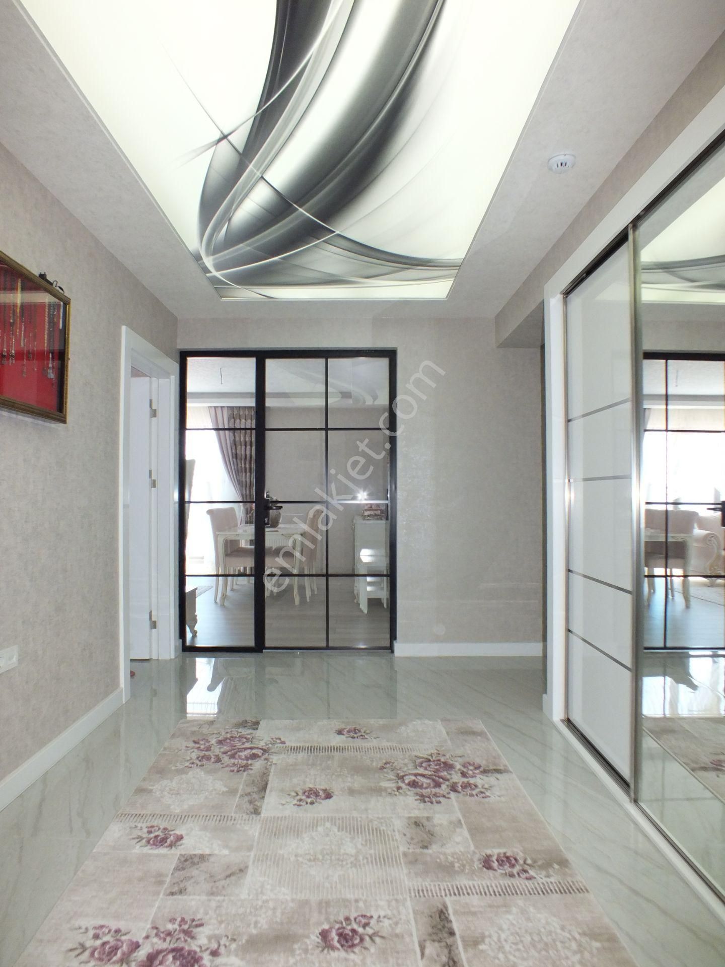 Ufuk Kılıç Emlak'tan Tam Donanımlı Lüx Sitede K.otoparklı 4+1 Daire - Görsel 29