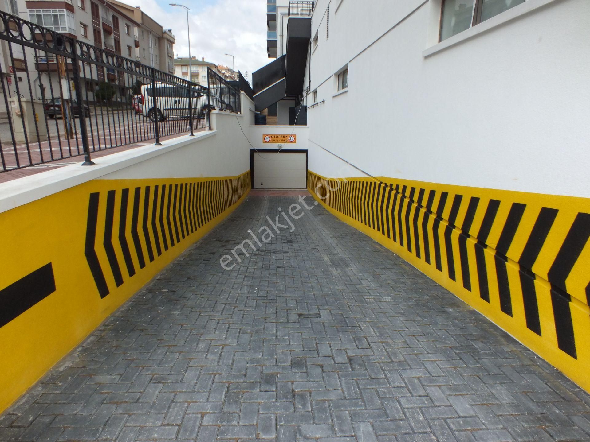 Ufuk Kılıç Emlak'tan Tam Donanımlı Lüx Sitede K.otoparklı 4+1 Daire - Görsel 35