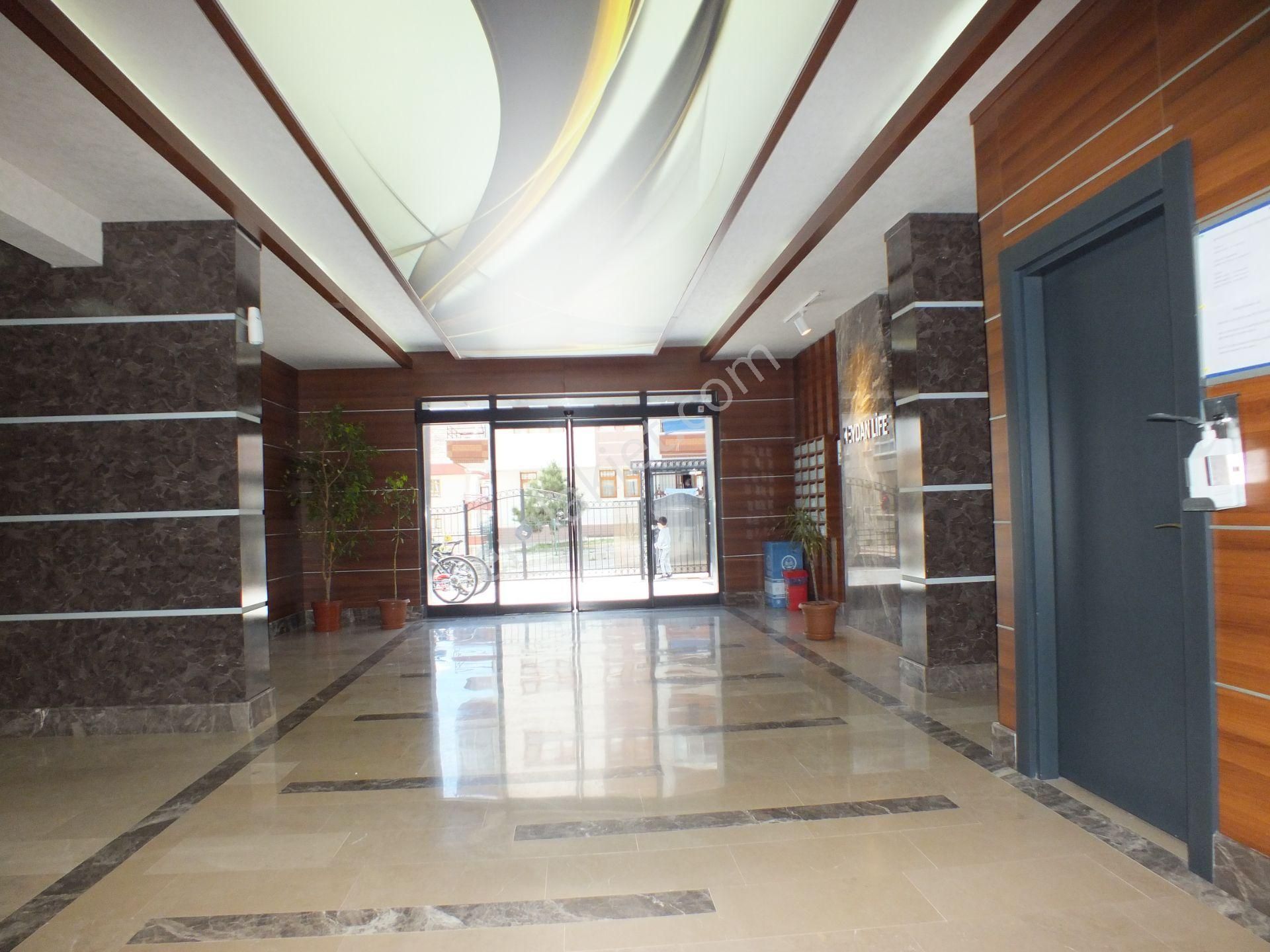 Ufuk Kılıç Emlak'tan Tam Donanımlı Lüx Sitede K.otoparklı 4+1 Daire - Görsel 33