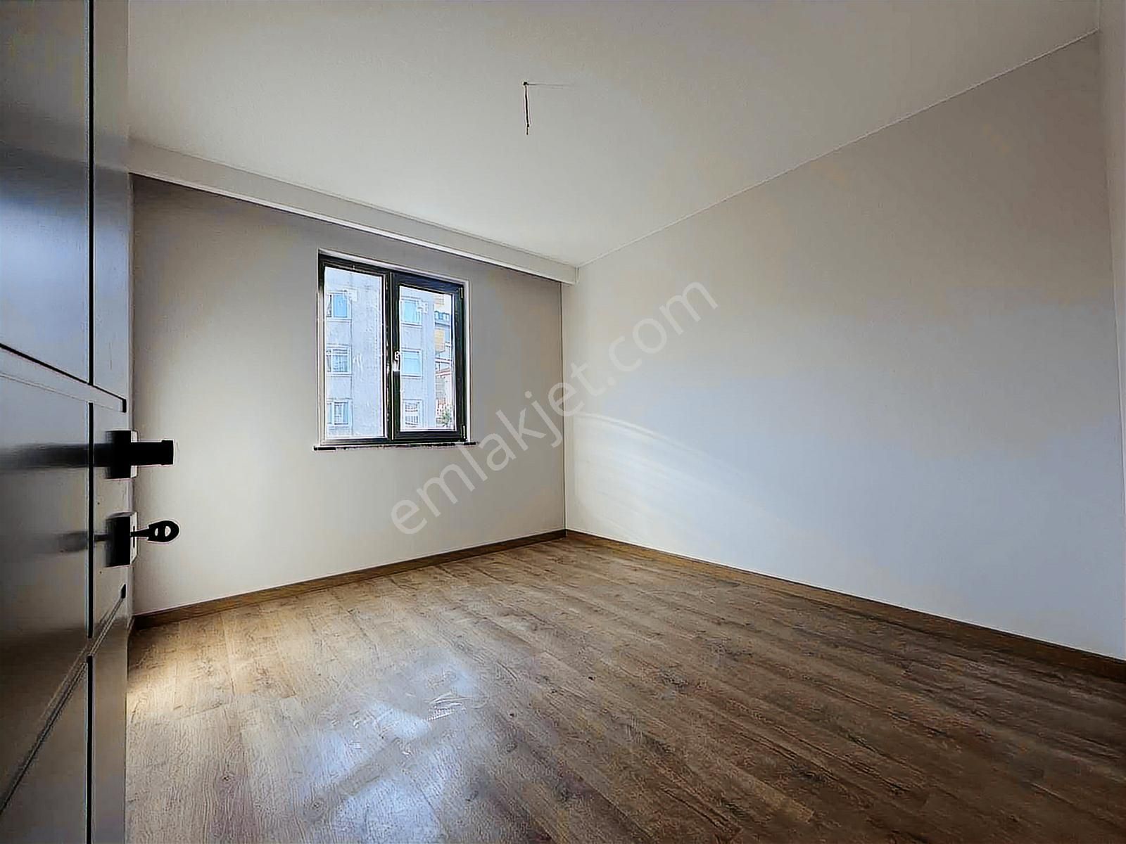 Çengelköyde 5 Bloklu Havuzlu Site İçerisinde 3,5+1 Lux Daire - Görsel 13