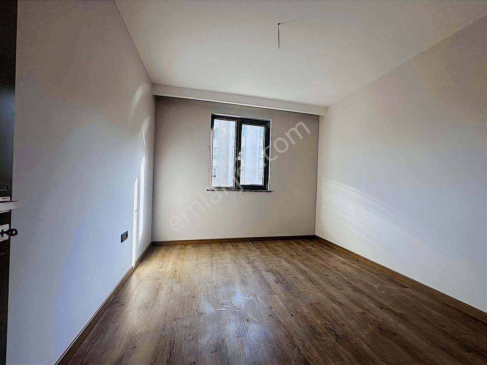 Çengelköyde 5 Bloklu Havuzlu Site İçerisinde 3,5+1 Lux Daire - Görsel 5