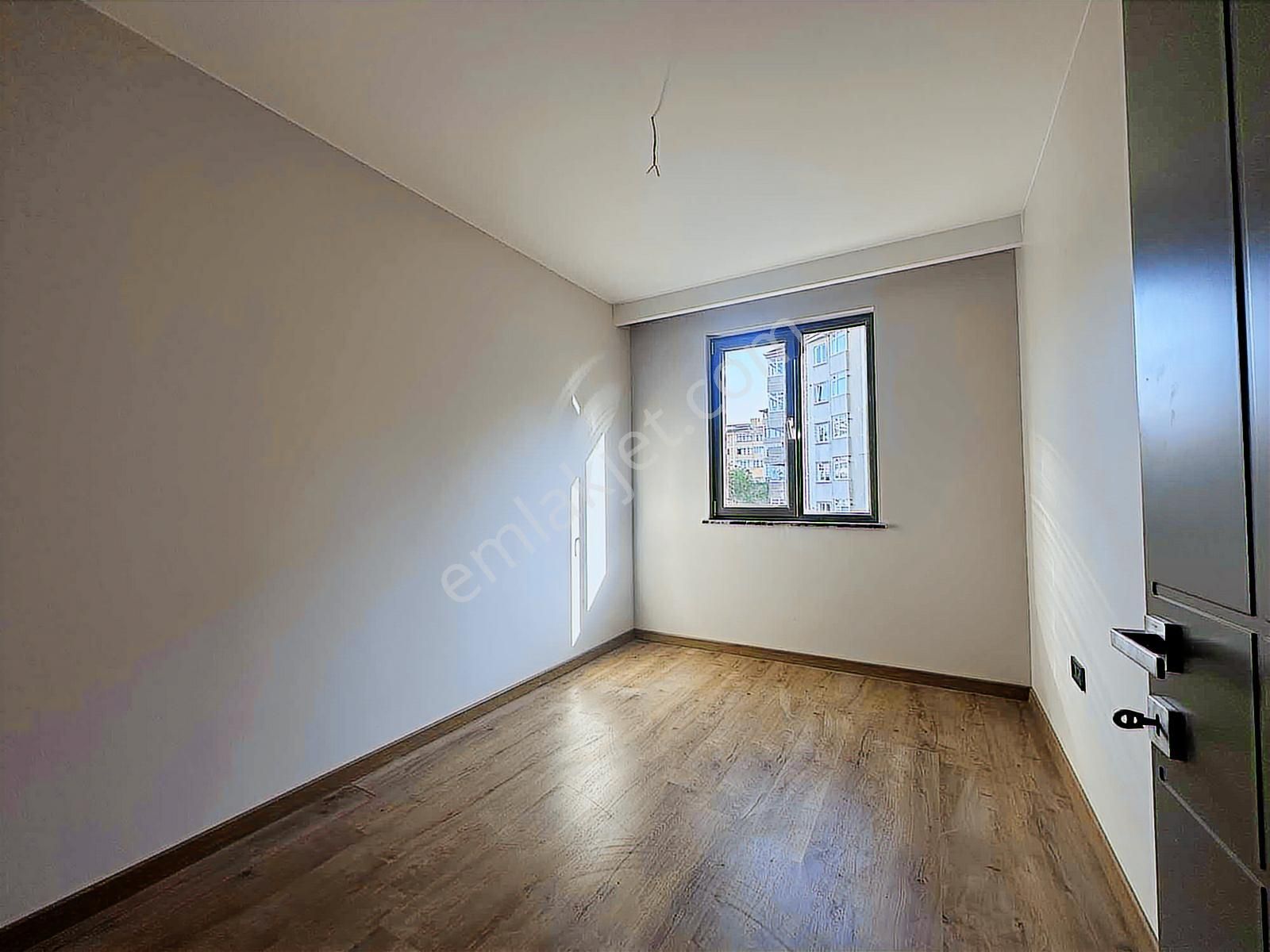 Çengelköyde 5 Bloklu Havuzlu Site İçerisinde 3,5+1 Lux Daire - Görsel 18