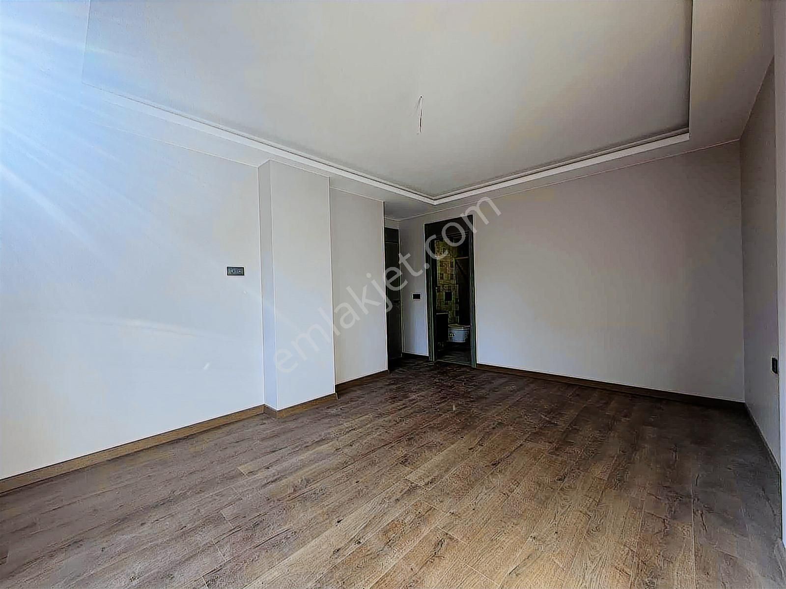 Çengelköyde 5 Bloklu Havuzlu Site İçerisinde 3,5+1 Lux Daire - Görsel 29