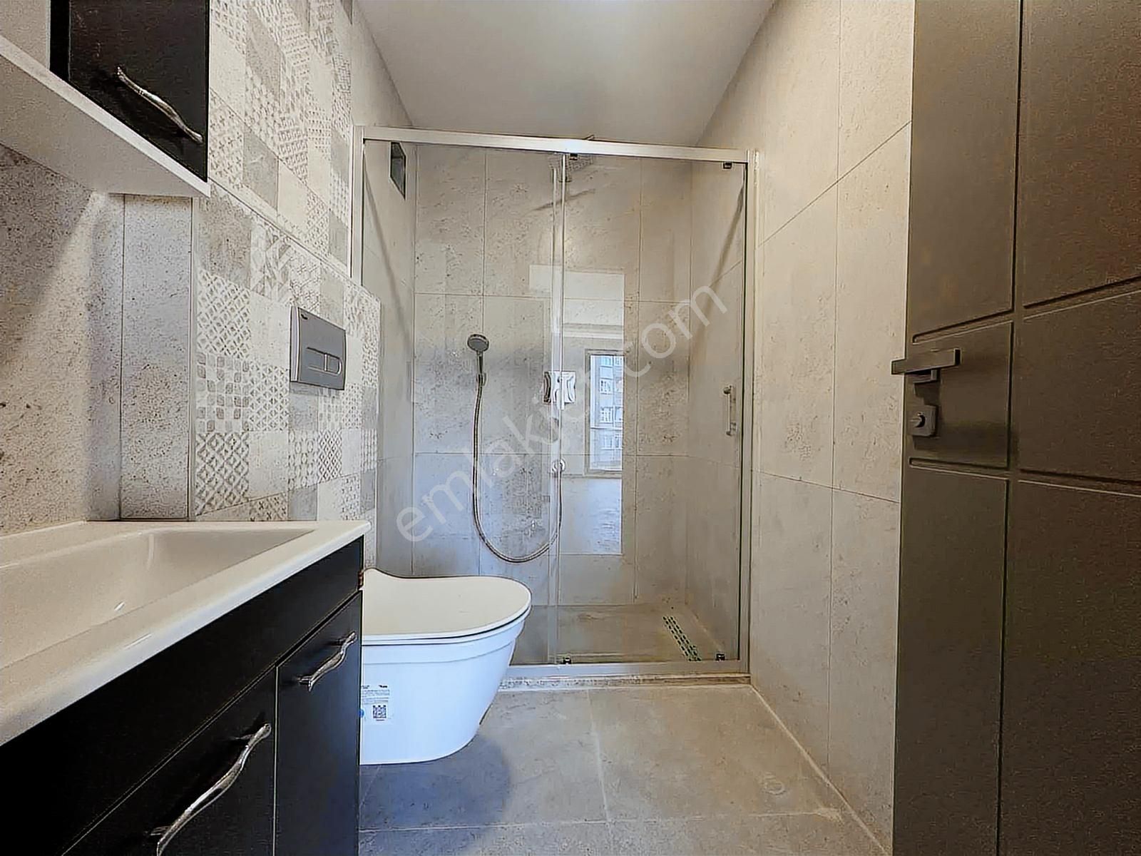 Çengelköyde 5 Bloklu Havuzlu Site İçerisinde 3,5+1 Lux Daire - Görsel 22