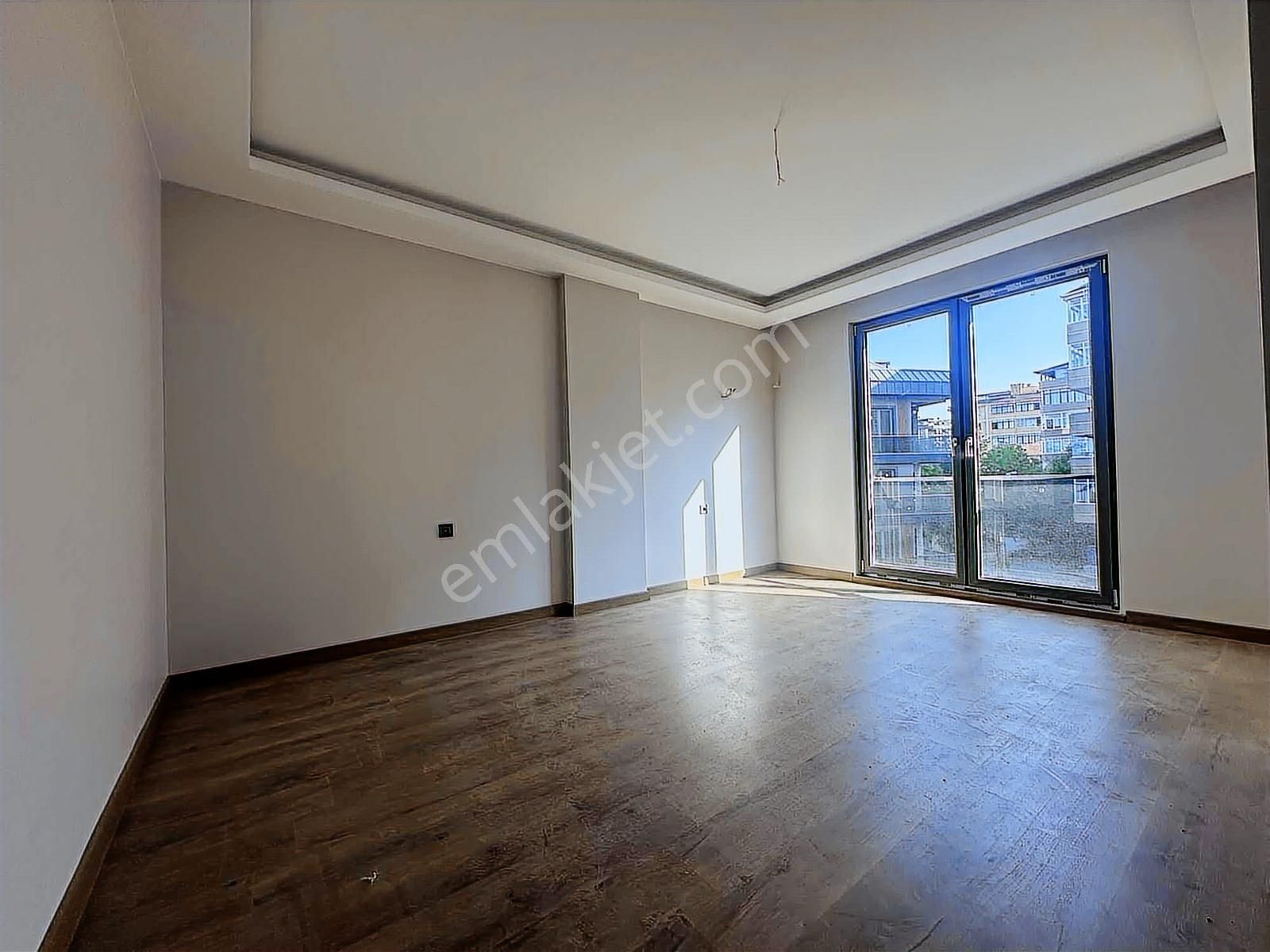 Çengelköyde 5 Bloklu Havuzlu Site İçerisinde 3,5+1 Lux Daire - Görsel 28
