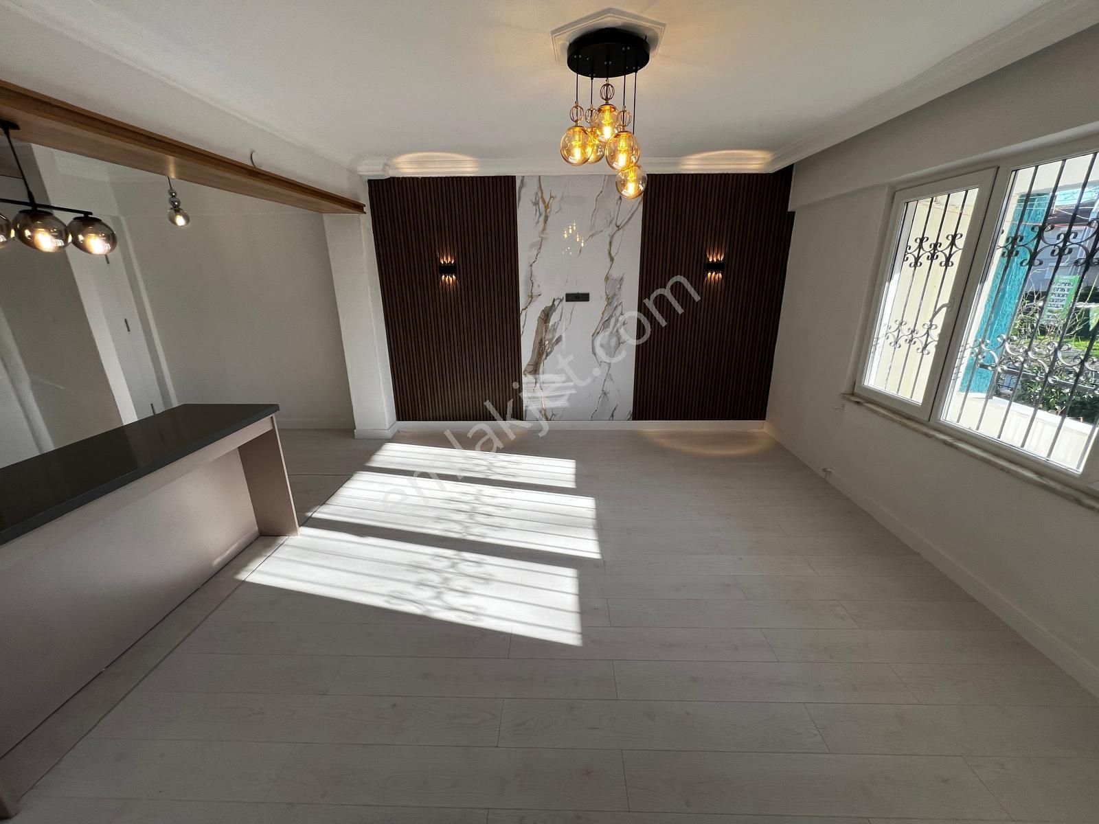 Yiğit'ten Altınkumda Modern Tasarımıyla 2+1 Kaçırılmayacak Daire - Görsel 2