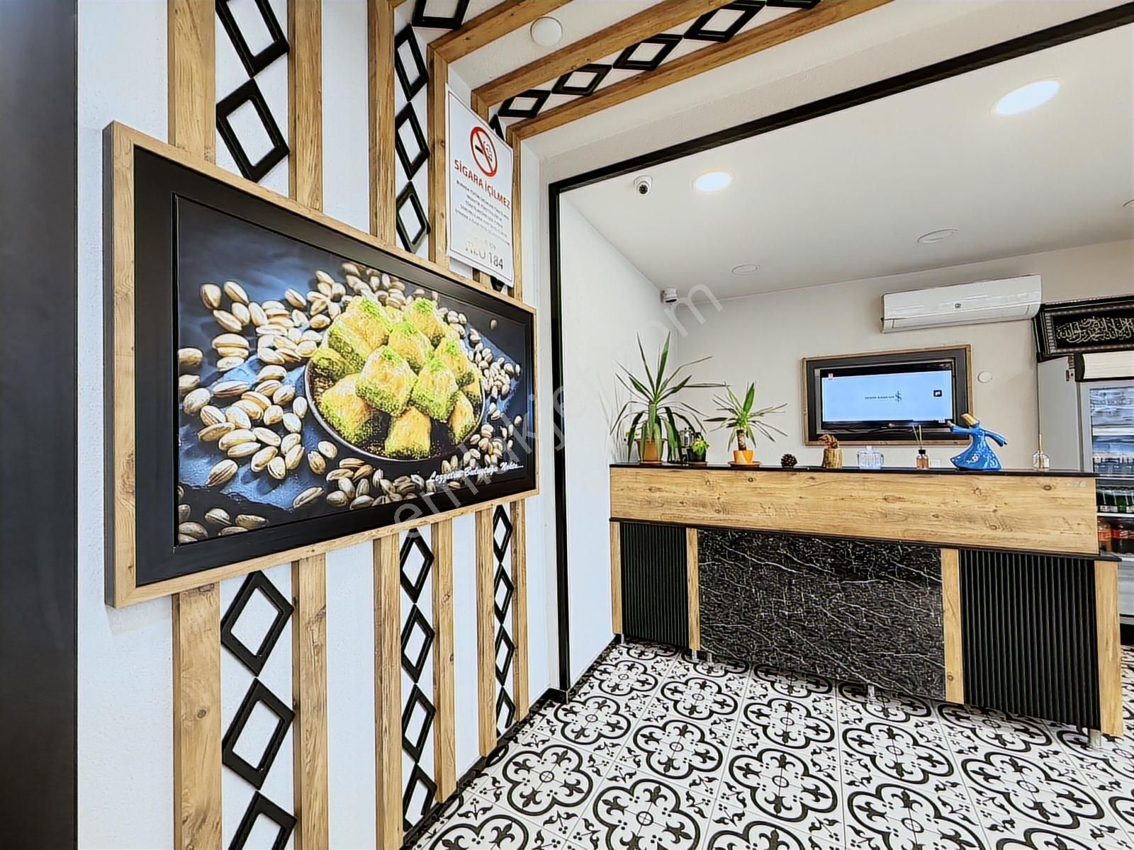 Halkalı Meydan'da Devren Kiralık Yüksek Getirili Tatlıcı Dükkanı - Görsel 14