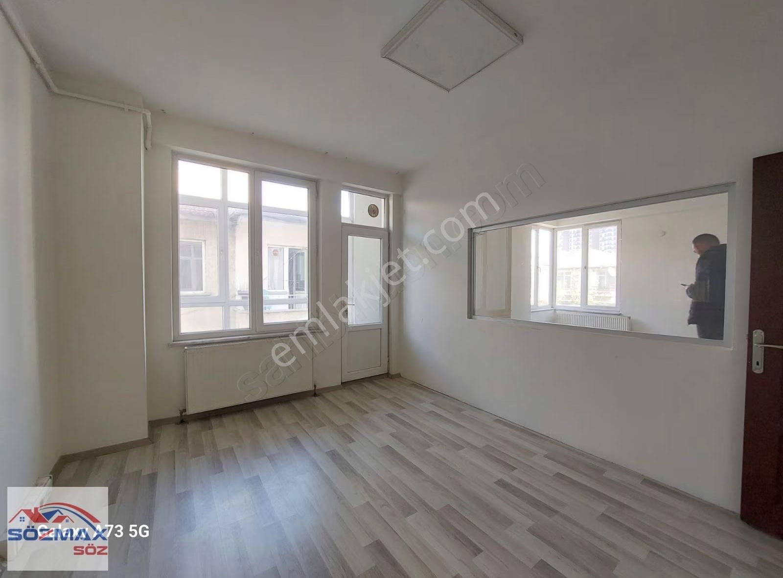 Güllübahçe İş Merkezinde 3 Odalı ,çift Wc Li Asansörlü Ofis - Görsel 14