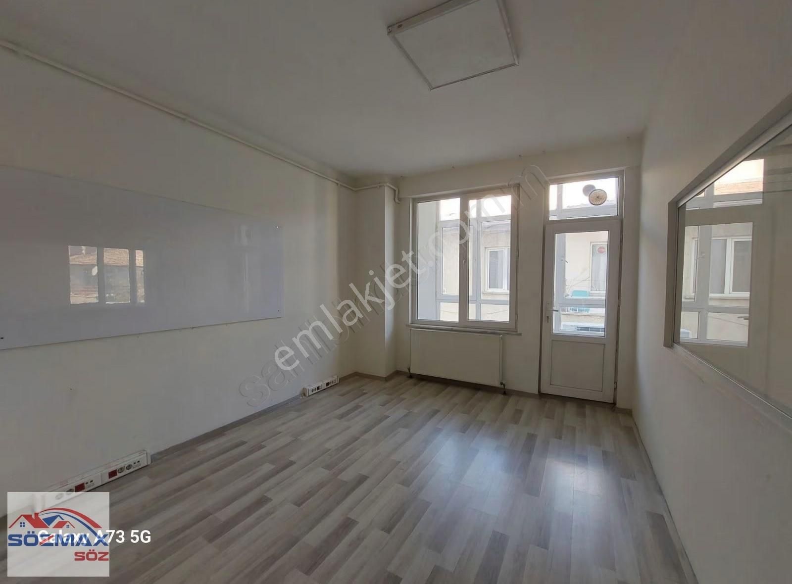 Güllübahçe İş Merkezinde 3 Odalı ,çift Wc Li Asansörlü Ofis - Görsel 15