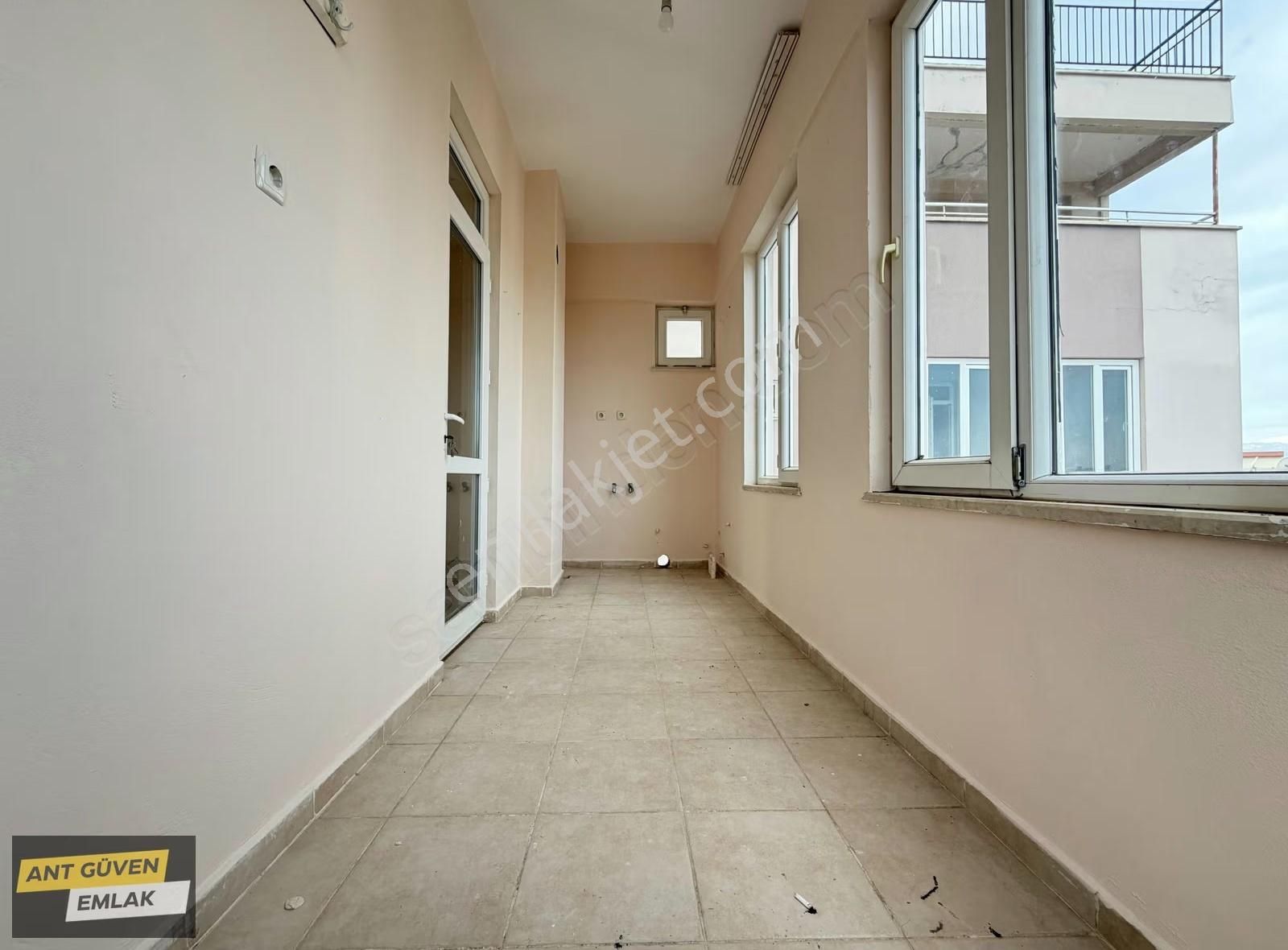 Şehir Manzaralı Site İçinde 3 Balkonlu 3+1 Asansörlü Geniş Daire - Görsel 20