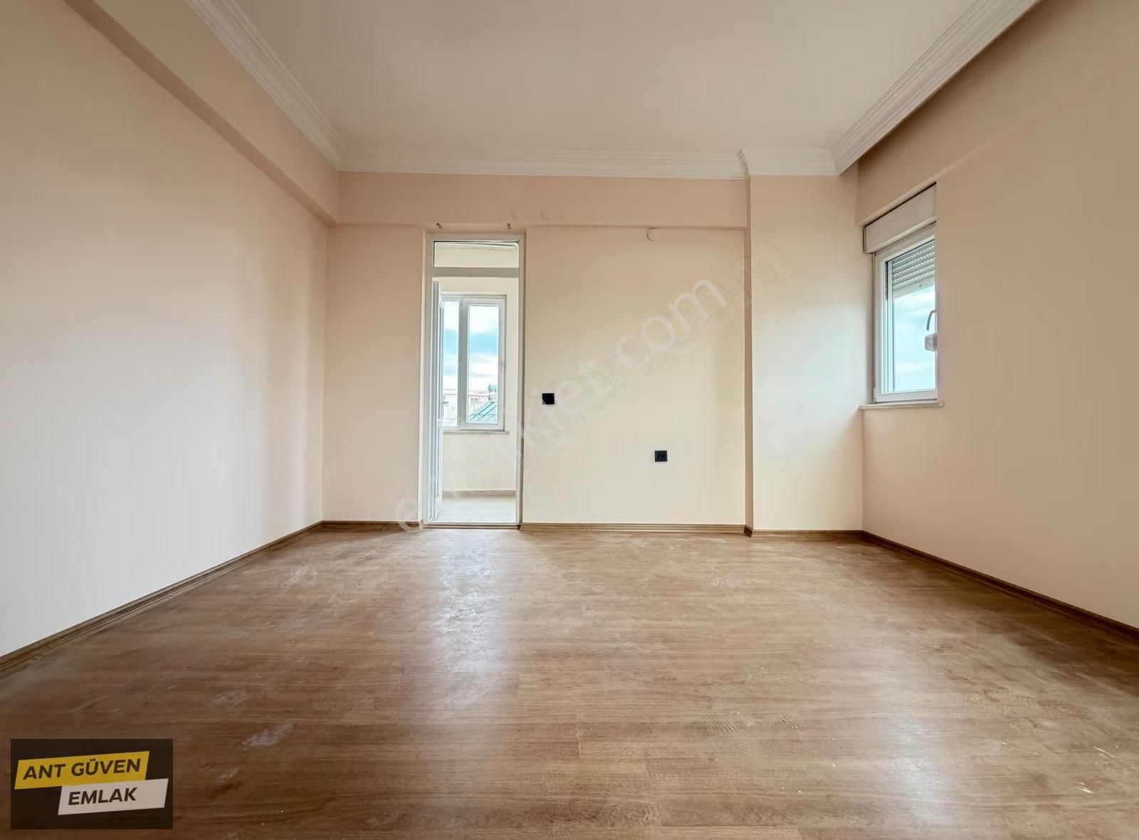 Şehir Manzaralı Site İçinde 3 Balkonlu 3+1 Asansörlü Geniş Daire - Görsel 22