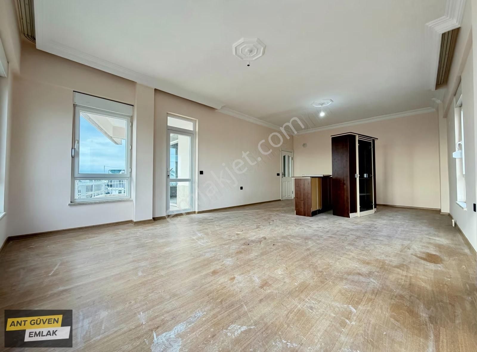 Şehir Manzaralı Site İçinde 3 Balkonlu 3+1 Asansörlü Geniş Daire - Görsel 28