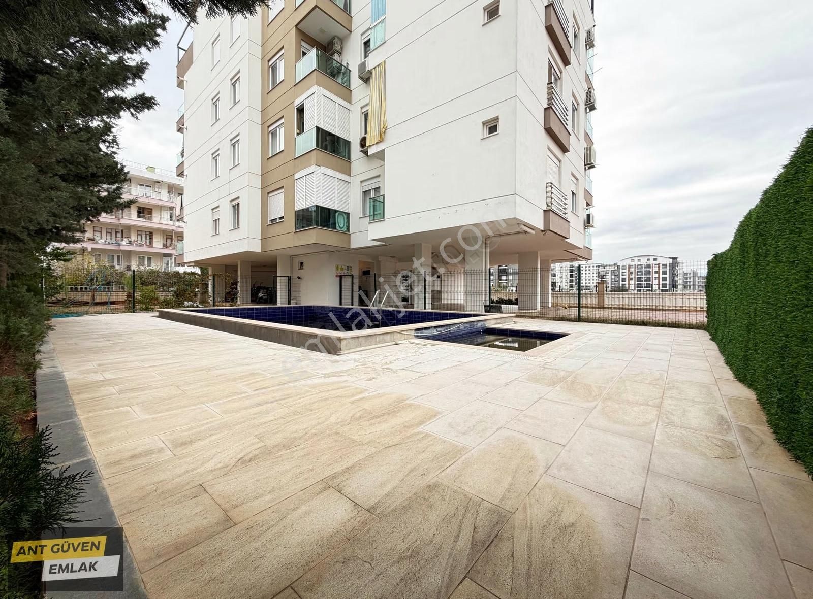 Havuzlu Köşe Binada Ebeveyn Banyolu 3+1 Asansörlü Geniş Arakat - Görsel 33
