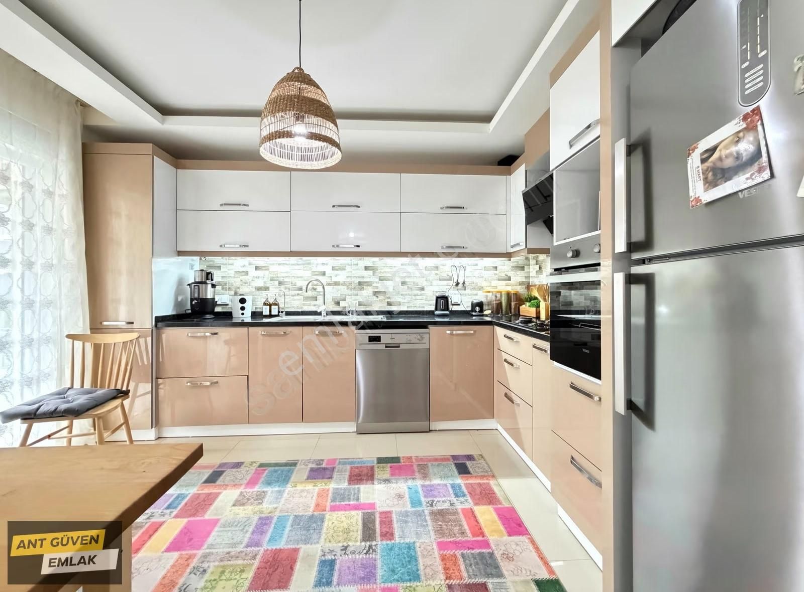 Havuzlu Köşe Binada Ebeveyn Banyolu 3+1 Asansörlü Geniş Arakat - Görsel 19