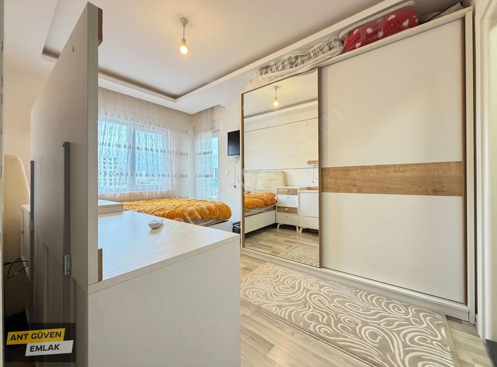 Havuzlu Köşe Binada Ebeveyn Banyolu 3+1 Asansörlü Geniş Arakat - Görsel 18