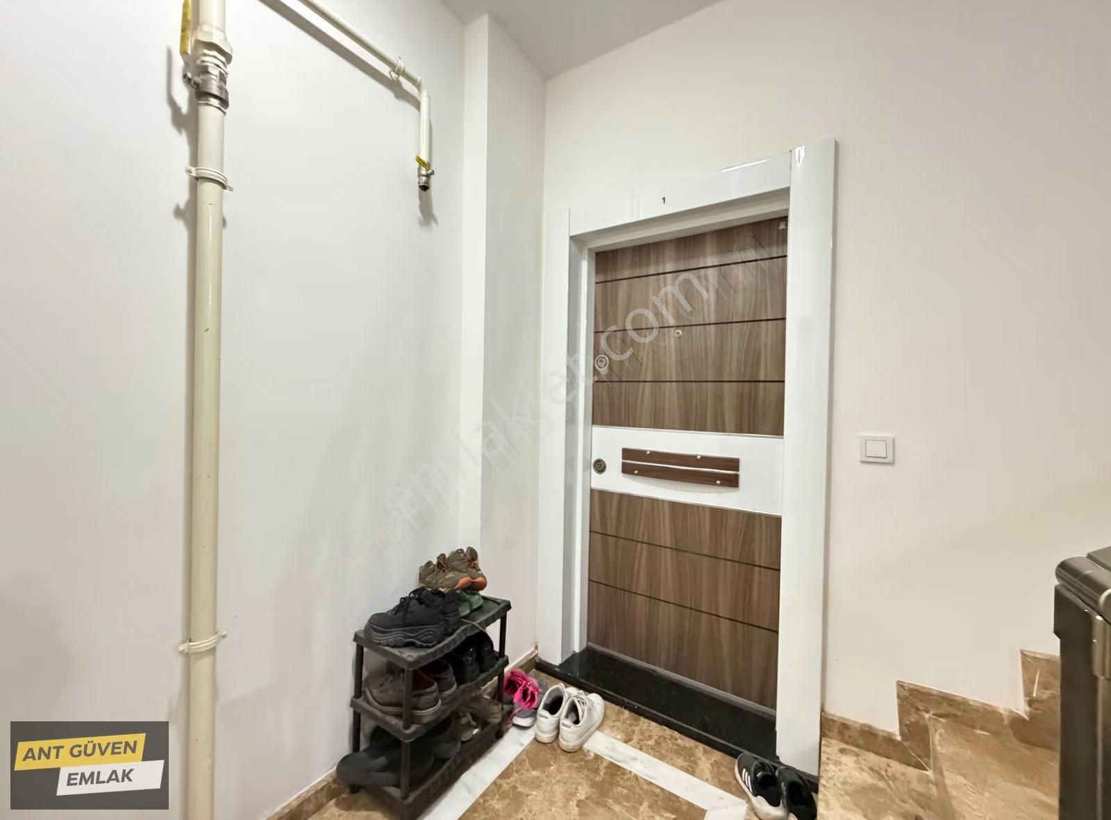 Havuzlu Köşe Binada Ebeveyn Banyolu 3+1 Asansörlü Geniş Arakat - Görsel 4