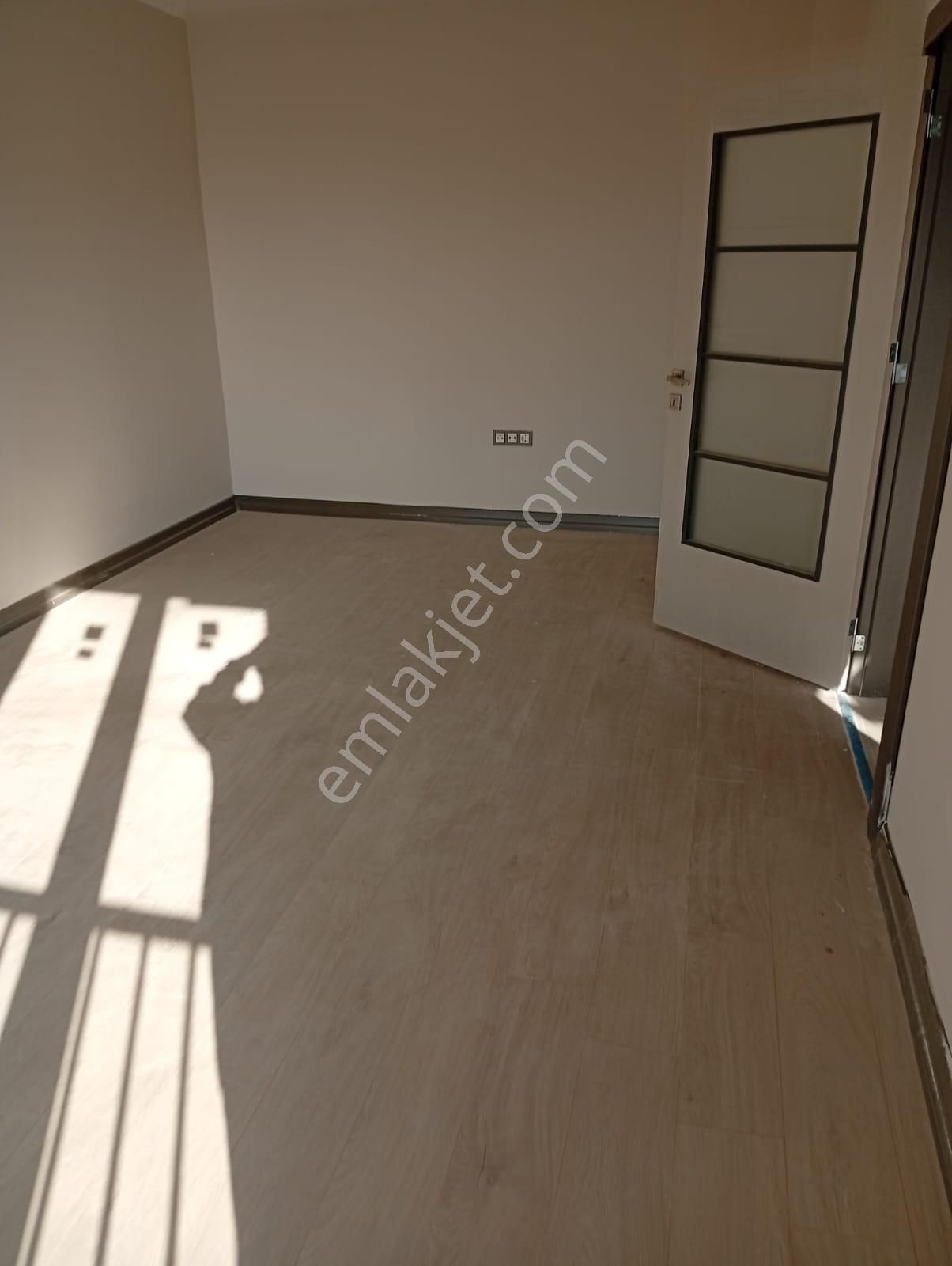 Adana Buruk Tokilerde Sıfır Kullanılmamış 2+1 Güneş Enerjili Kiralık Daire