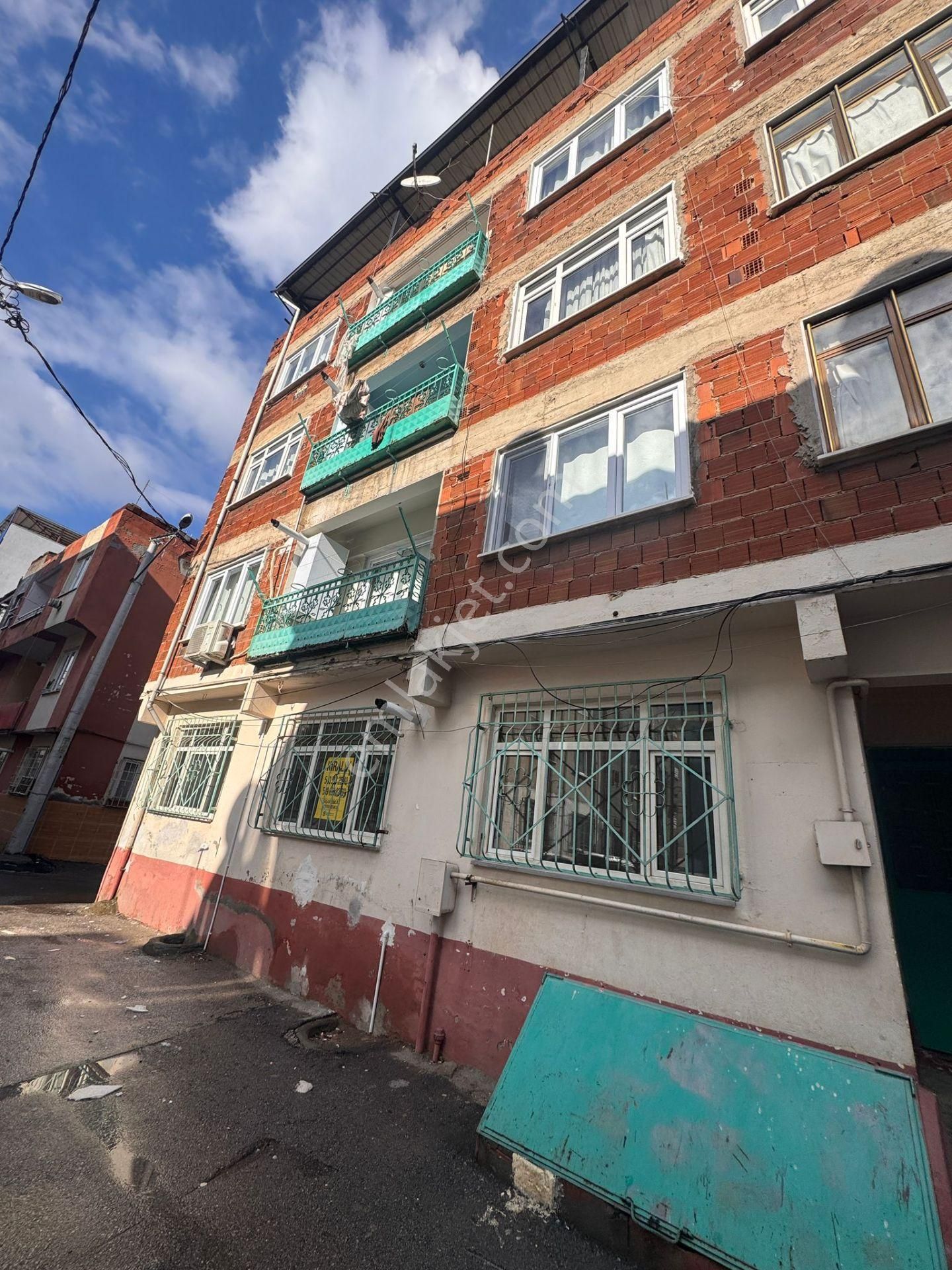 Çınarönü Mahallesinde Yenilenmiş Kiralık Daire - Görsel 2