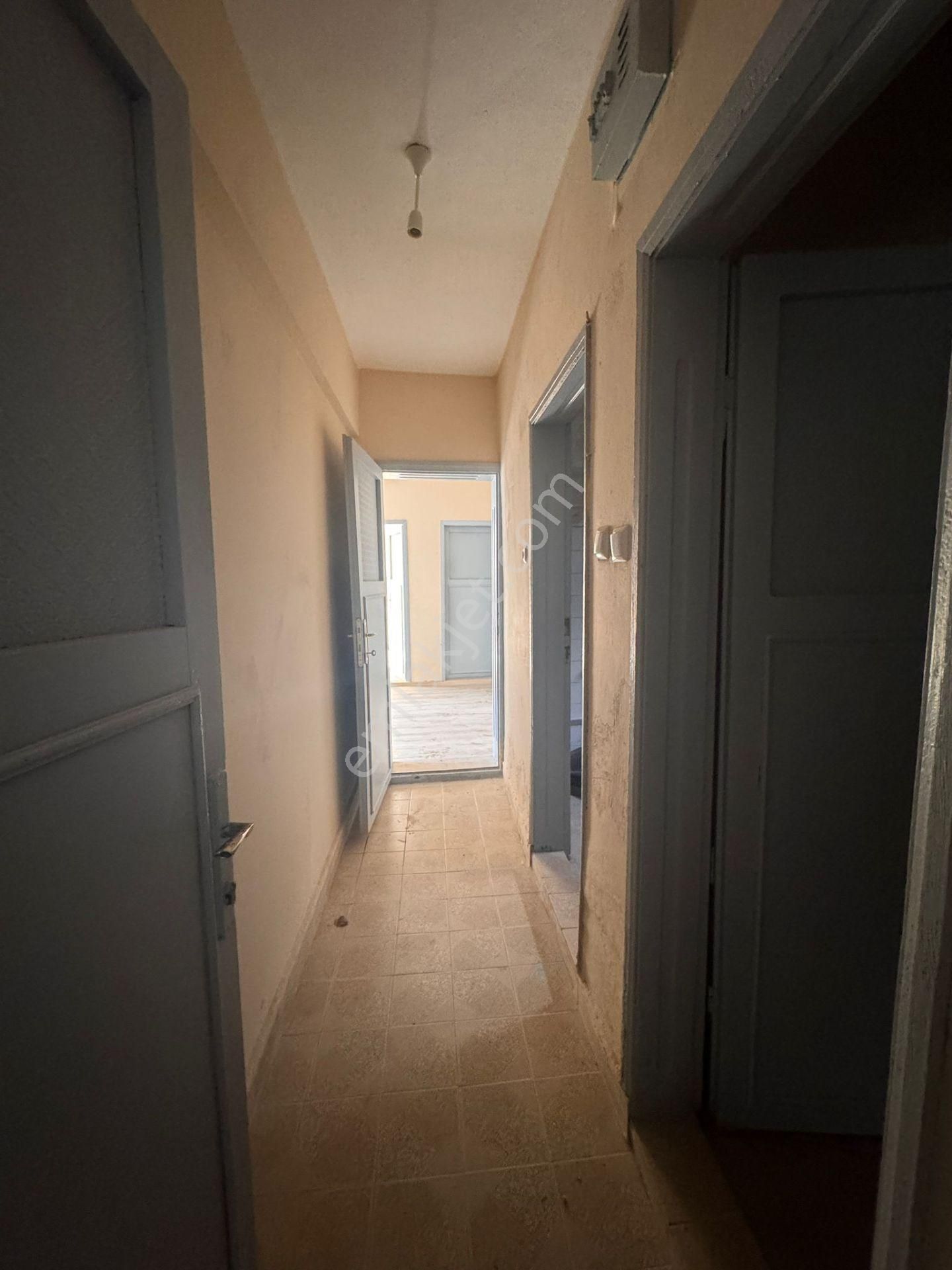 Çınarönü Mahallesinde Yenilenmiş Kiralık Daire - Görsel 5