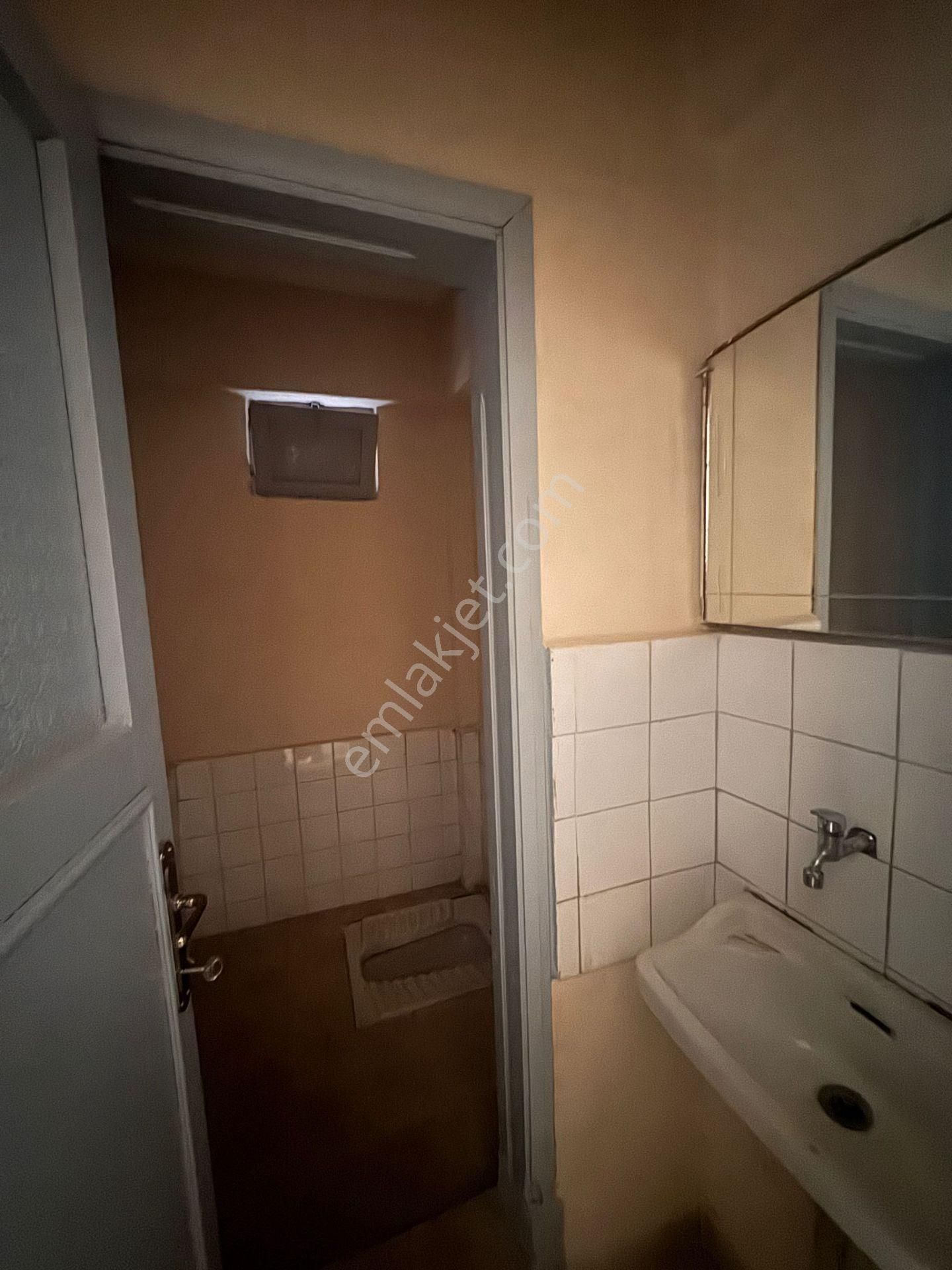 Çınarönü Mahallesinde Yenilenmiş Kiralık Daire - Görsel 9