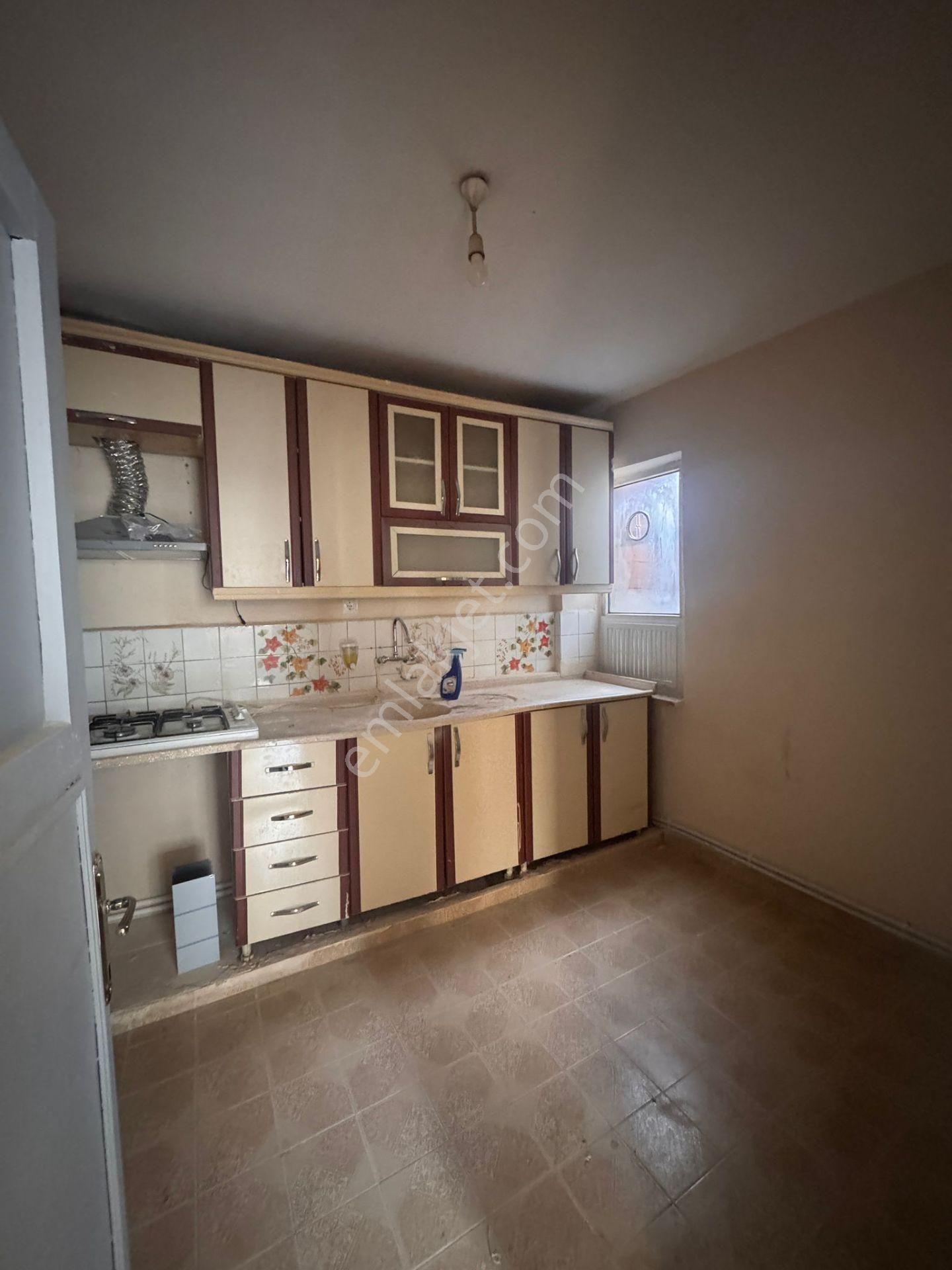 Çınarönü Mahallesinde Yenilenmiş Kiralık Daire - Görsel 6