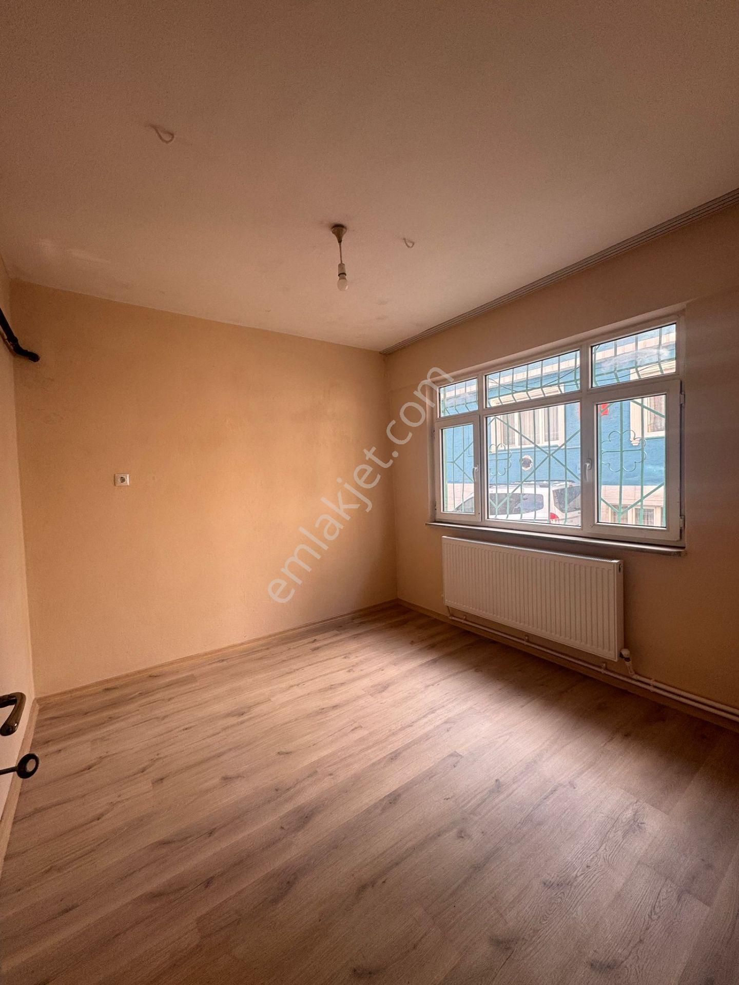 Çınarönü Mahallesinde Yenilenmiş Kiralık Daire - Görsel 7