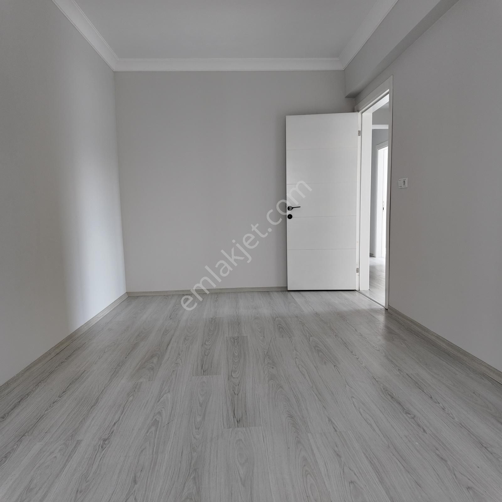 Hürriyet Cadde Üzeri 120 M2 Arakat 3+1 Asansörlü Daire - Görsel 18